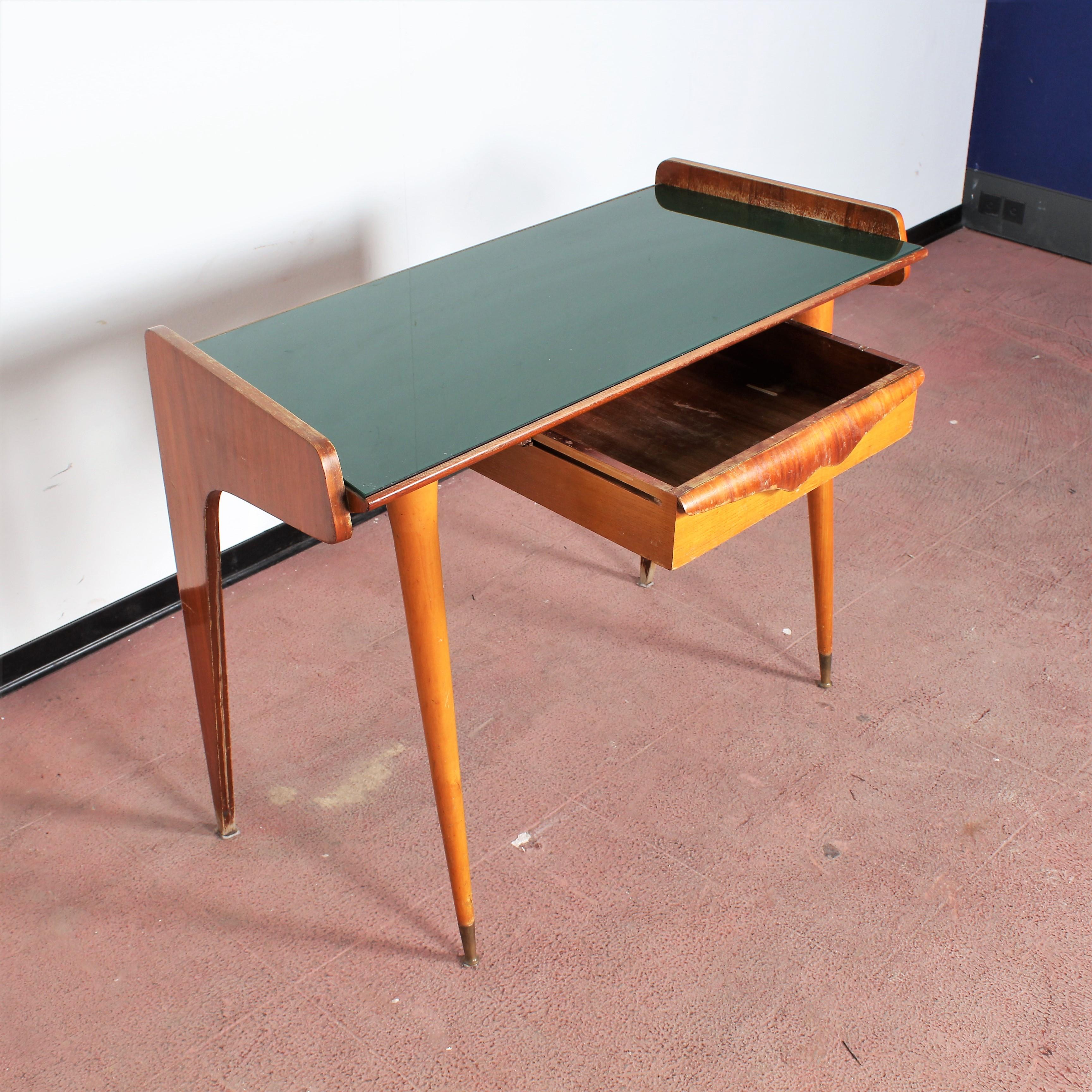 Midcentury Gio Ponti Maple Wood Console with Green Glass, Italy, 1950s 3