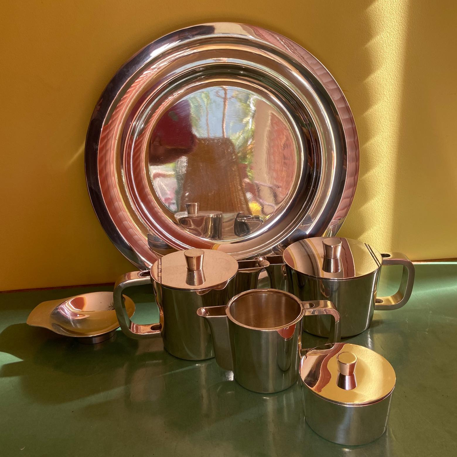 Mid-Century Gio Ponti Silver Plated Coffee and Tea set on a tray, A.Krupp Milano In Good Condition For Sale In London, GB