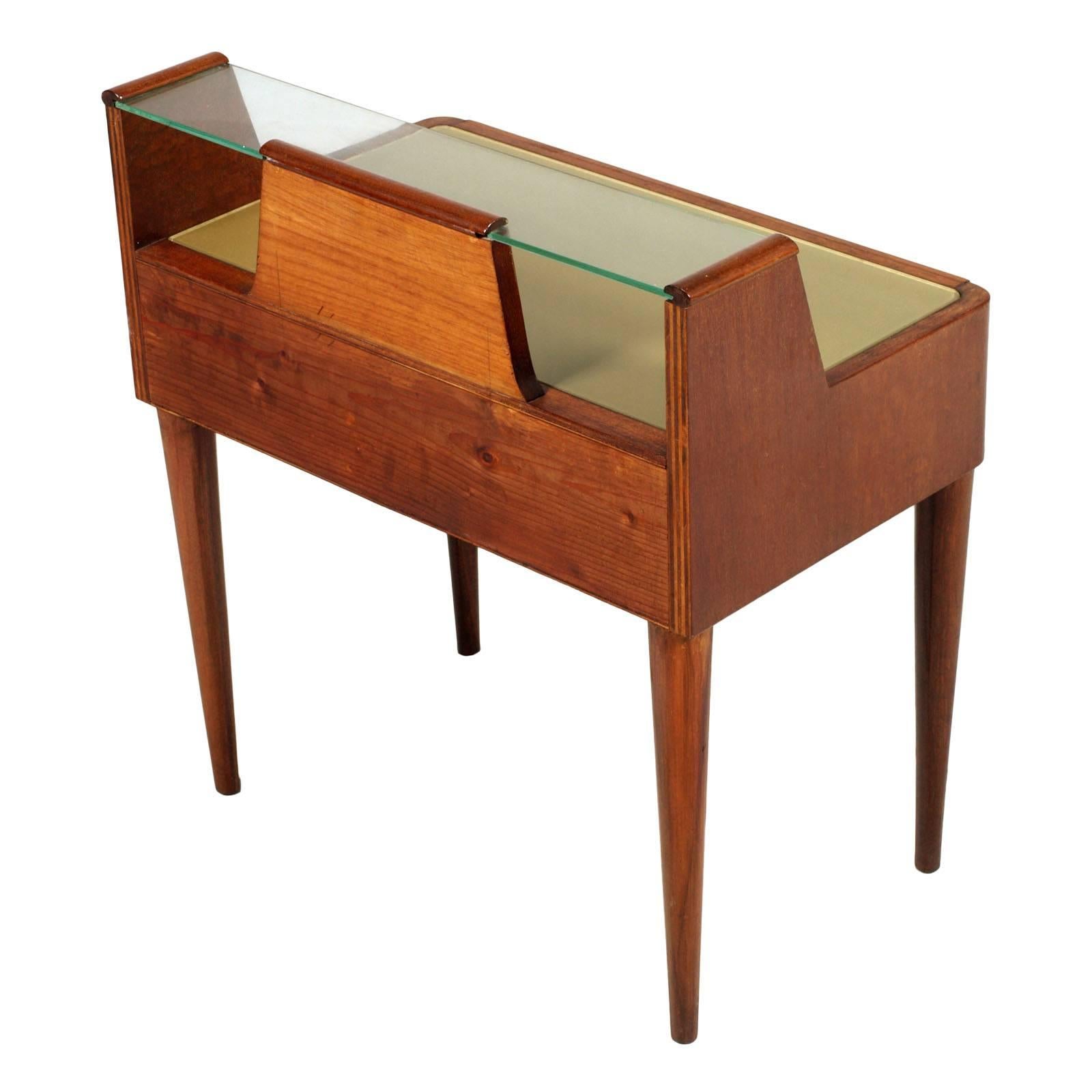 Lacquered Italy Gio Ponti manner Nightstand in Walnut, Crystal Tops, by Brugnoli Mobili For Sale