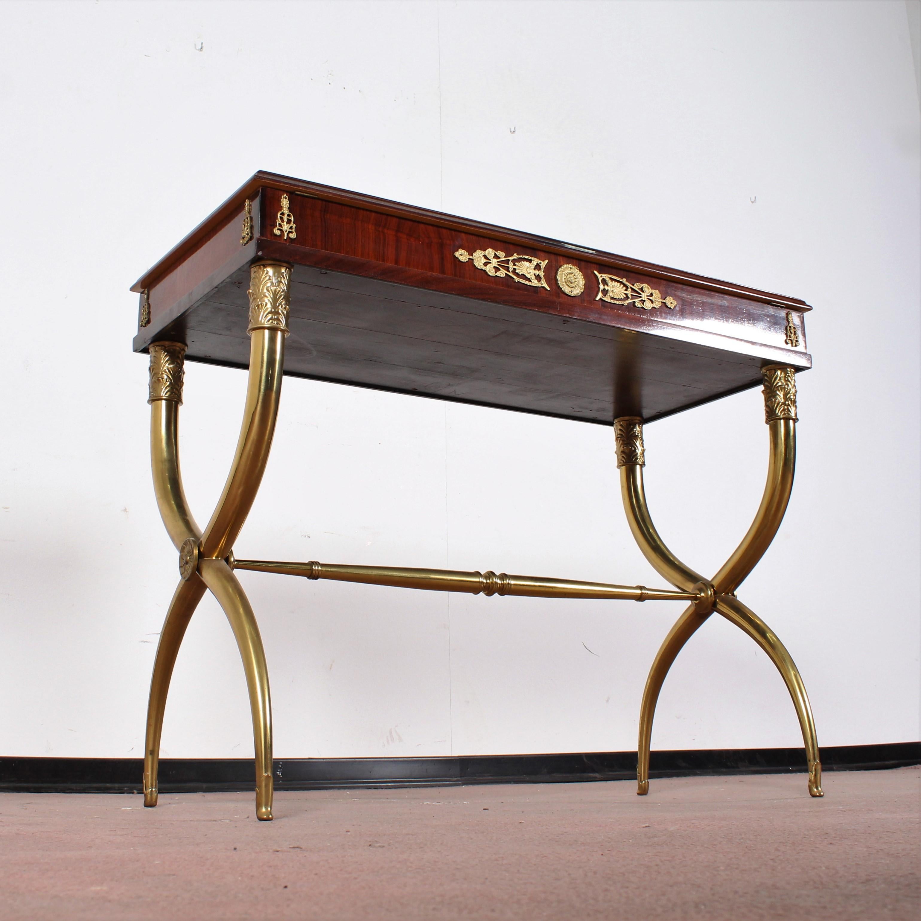 Midcentury Gio Ponti Wood and Brass Console Table with Top Container 1950s Italy 12