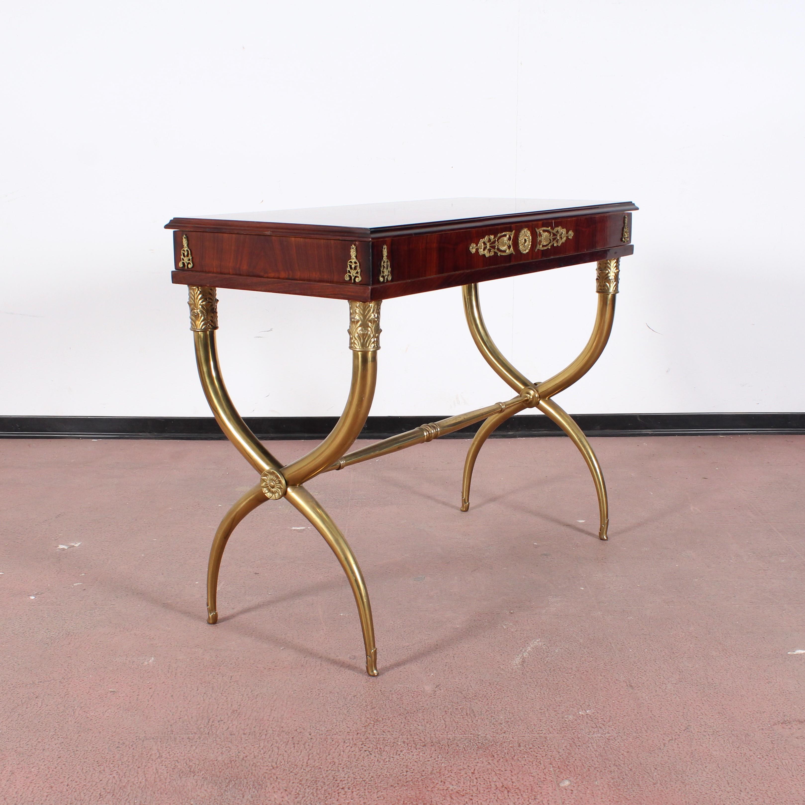 Midcentury Gio Ponti Wood and Brass Console Table with Top Container 1950s Italy In Good Condition In Palermo, IT