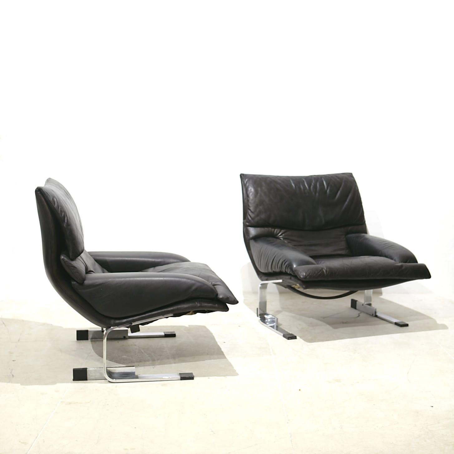 Mid Century Giovanni Offredi Italian Leather Lounge Chairs For Sale 9