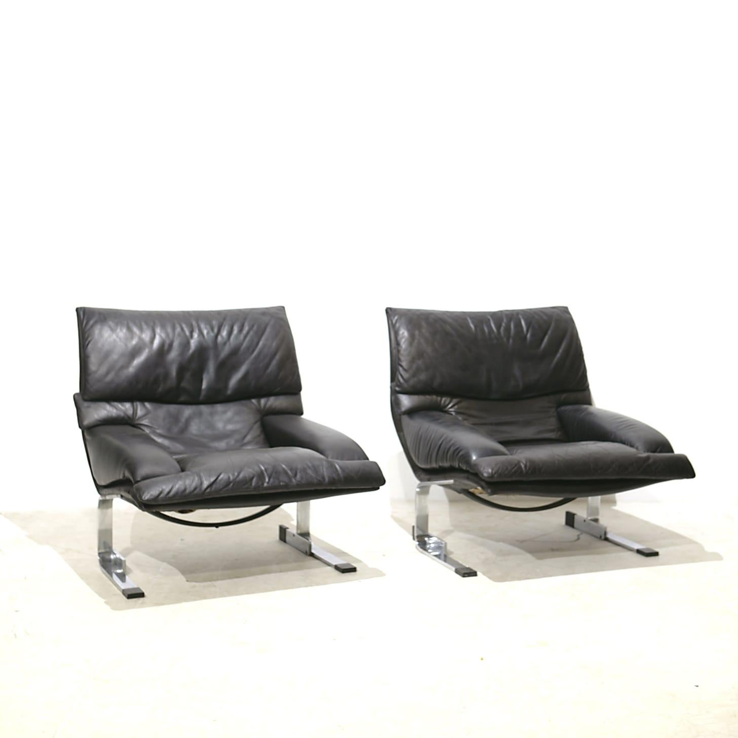 Mid Century Giovanni Offredi Italian Leather Lounge Chairs For Sale 13