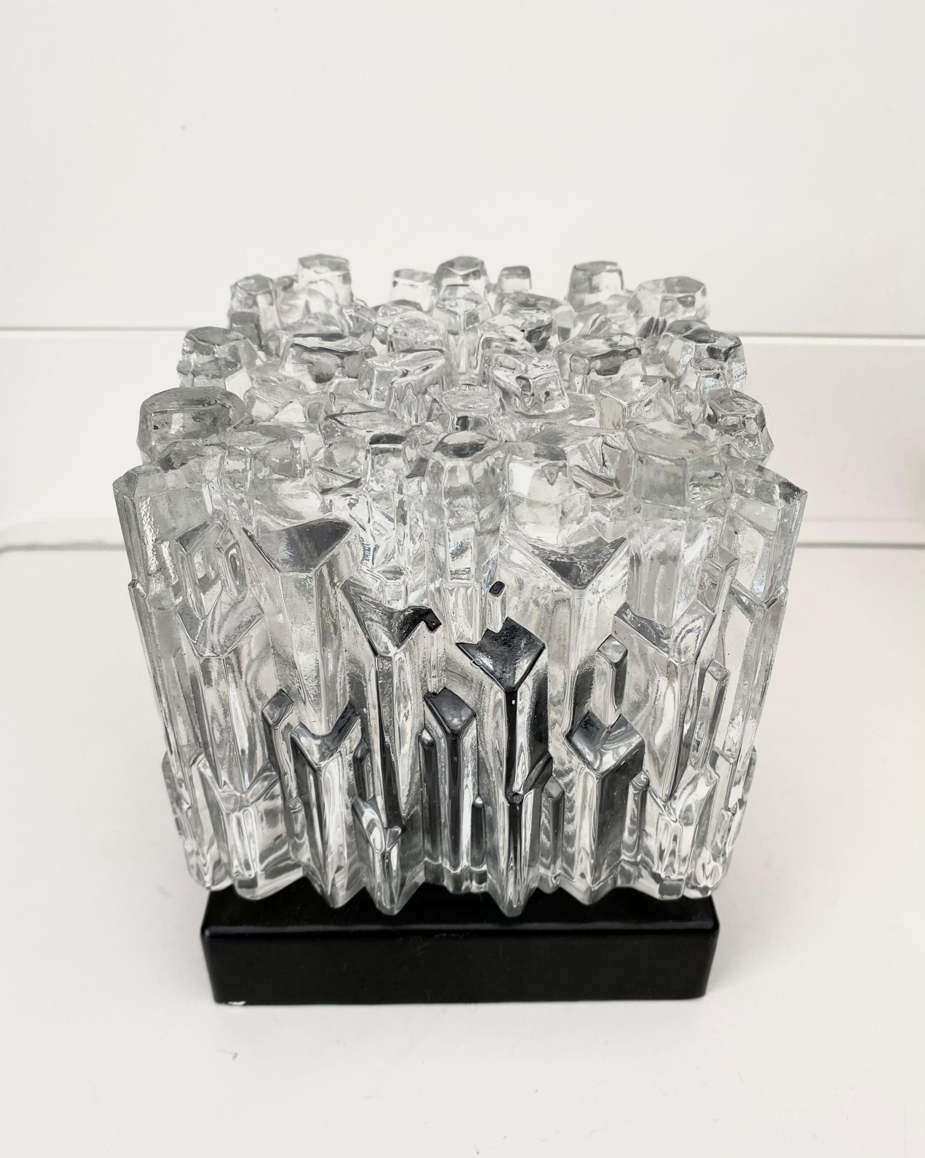 Deckenleuchte aus Glas und Bakelit aus der Mitte des Jahrhunderts, Helena Tynell zugeschrieben (Moderne der Mitte des Jahrhunderts) im Angebot