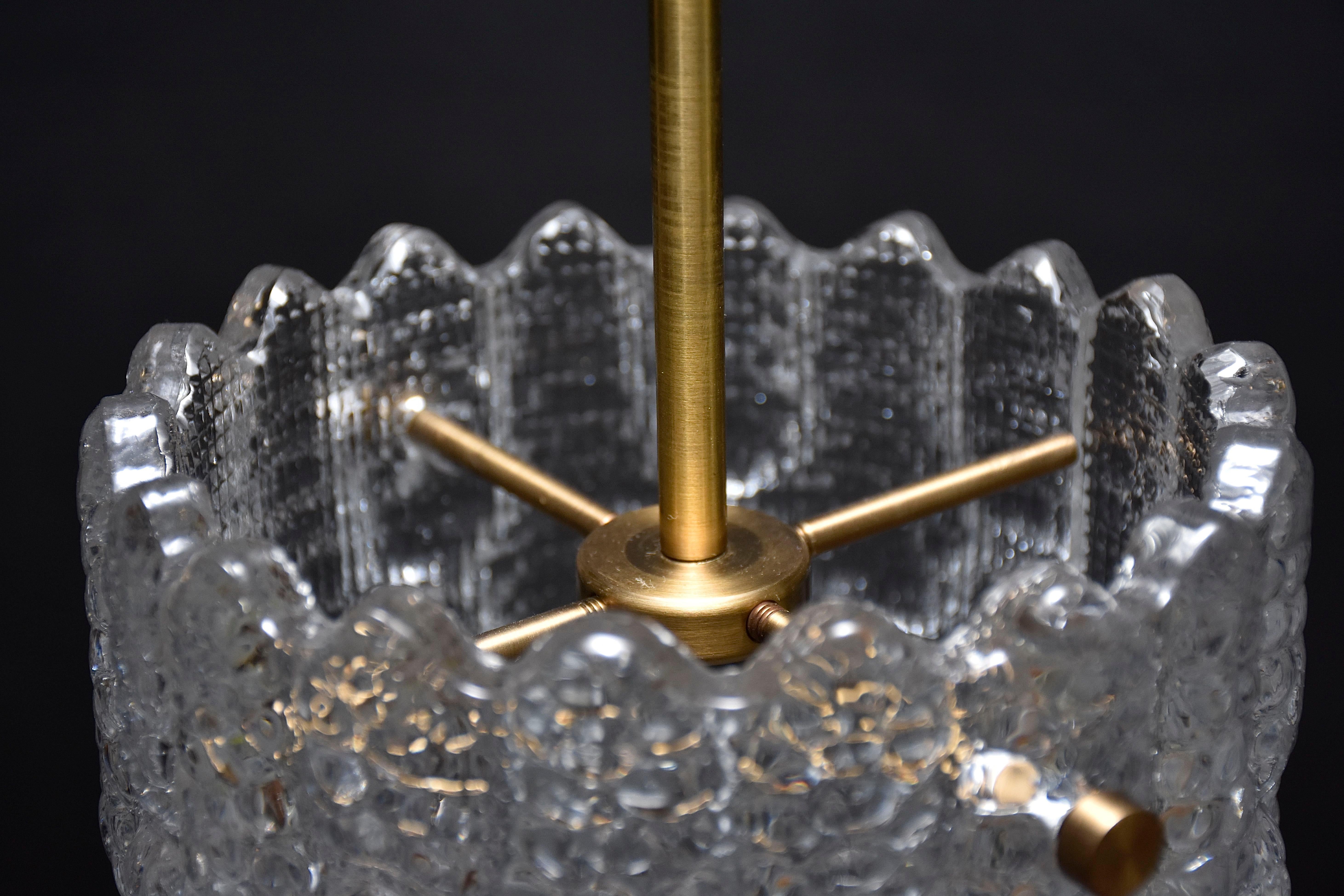 Lámpara/plafón de techo de cristal y latón de mediados de siglo, de Carl Fagerlund para Orrefors siglo XX en venta