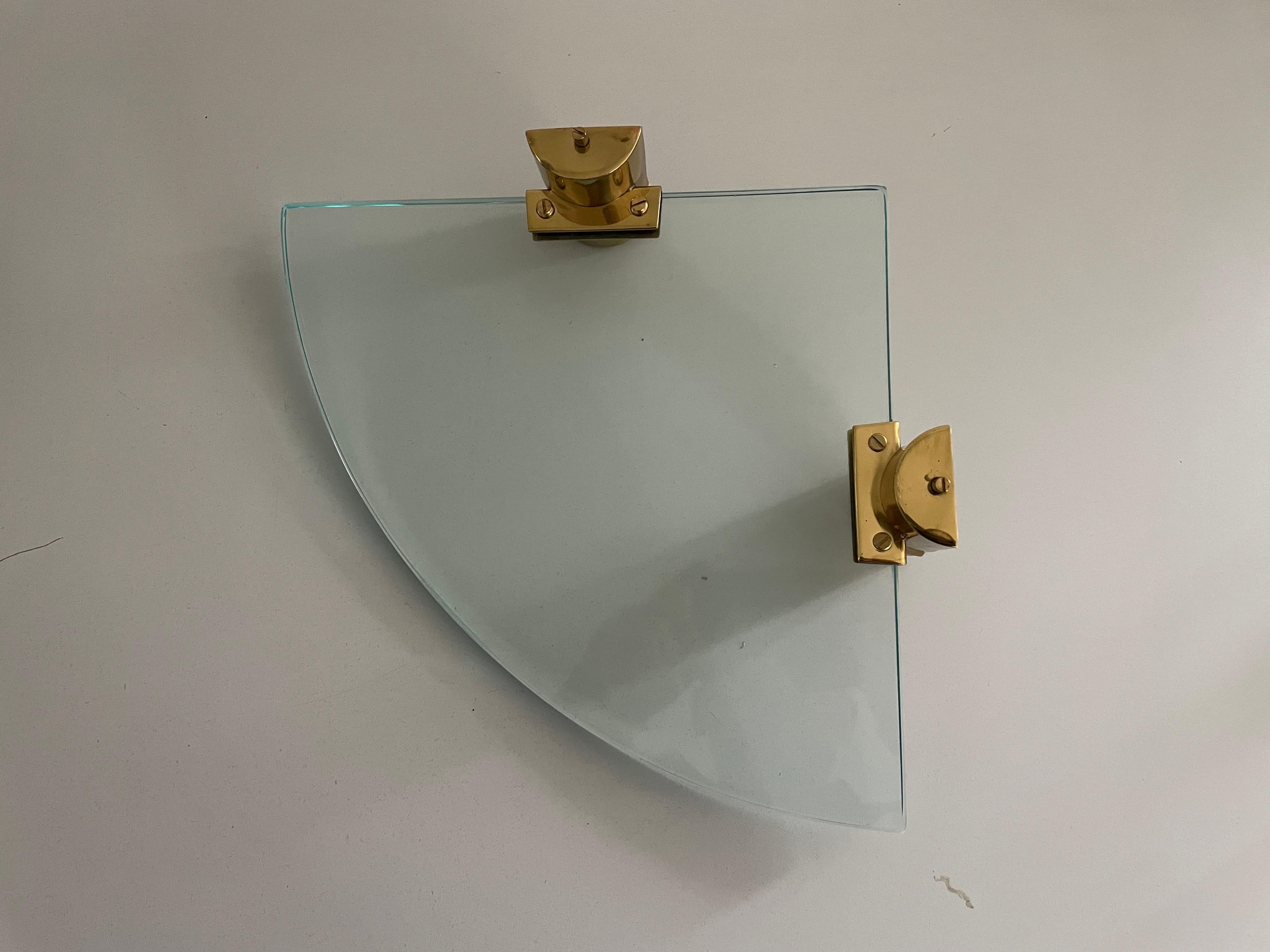 Mid-Century Glass and Brass Pair of Floating Corner Wall Shelfs, 1960s, Italy For Sale 4