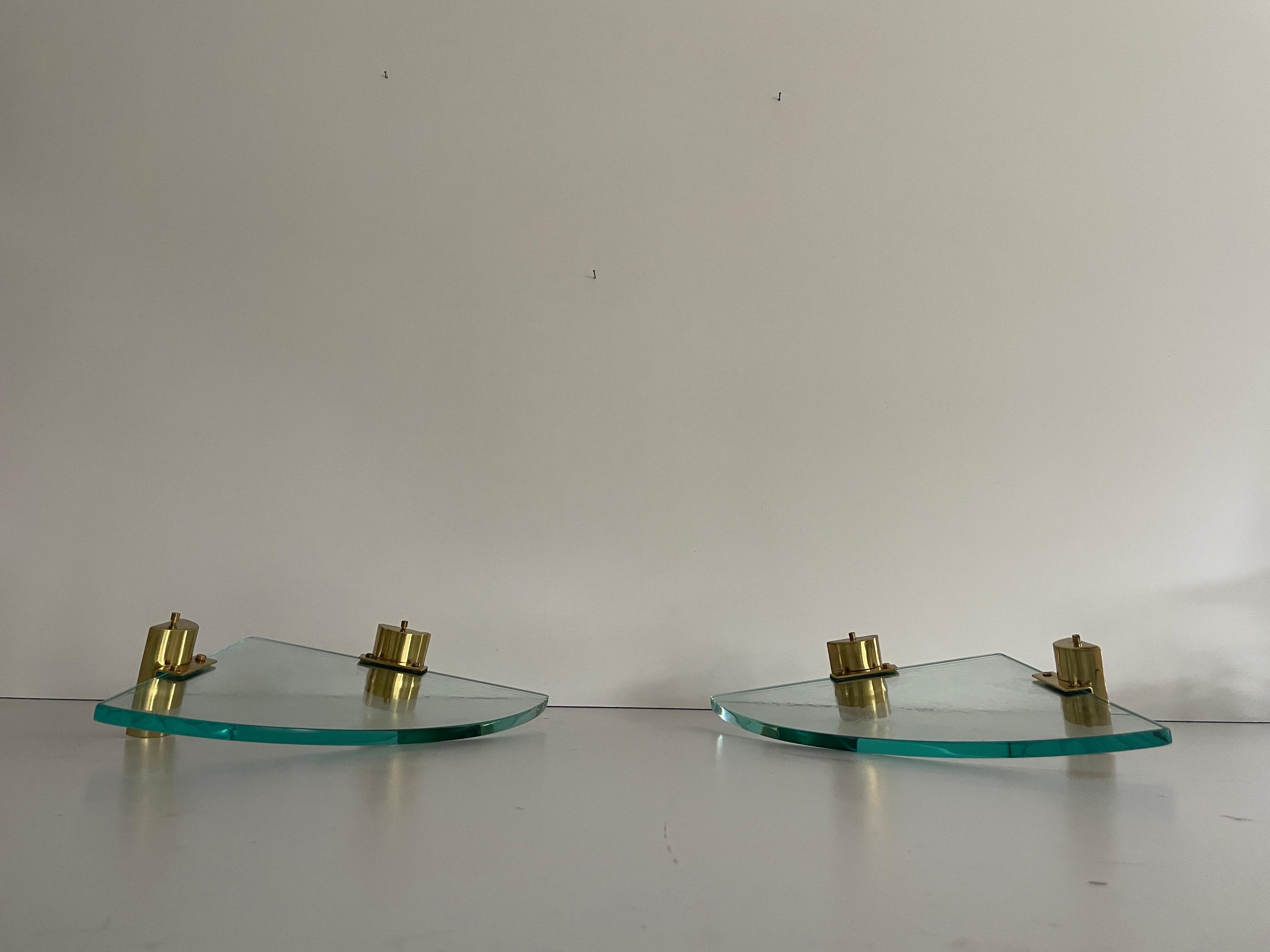 Mid-Century Glass and Brass Pair of Floating Corner Wall Shelfs, 1960s, Italy For Sale 5