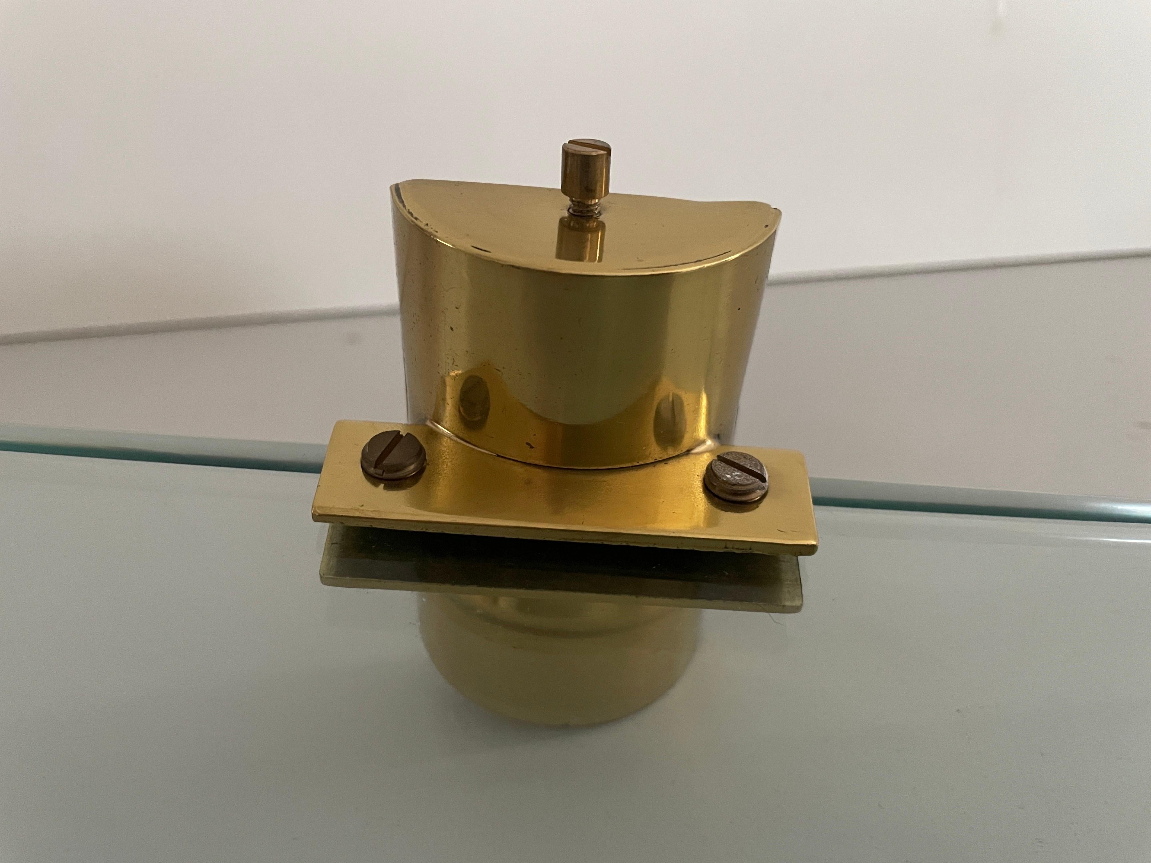 Mid-20th Century Mid-Century Glass and Brass Pair of Floating Corner Wall Shelfs, 1960s, Italy For Sale