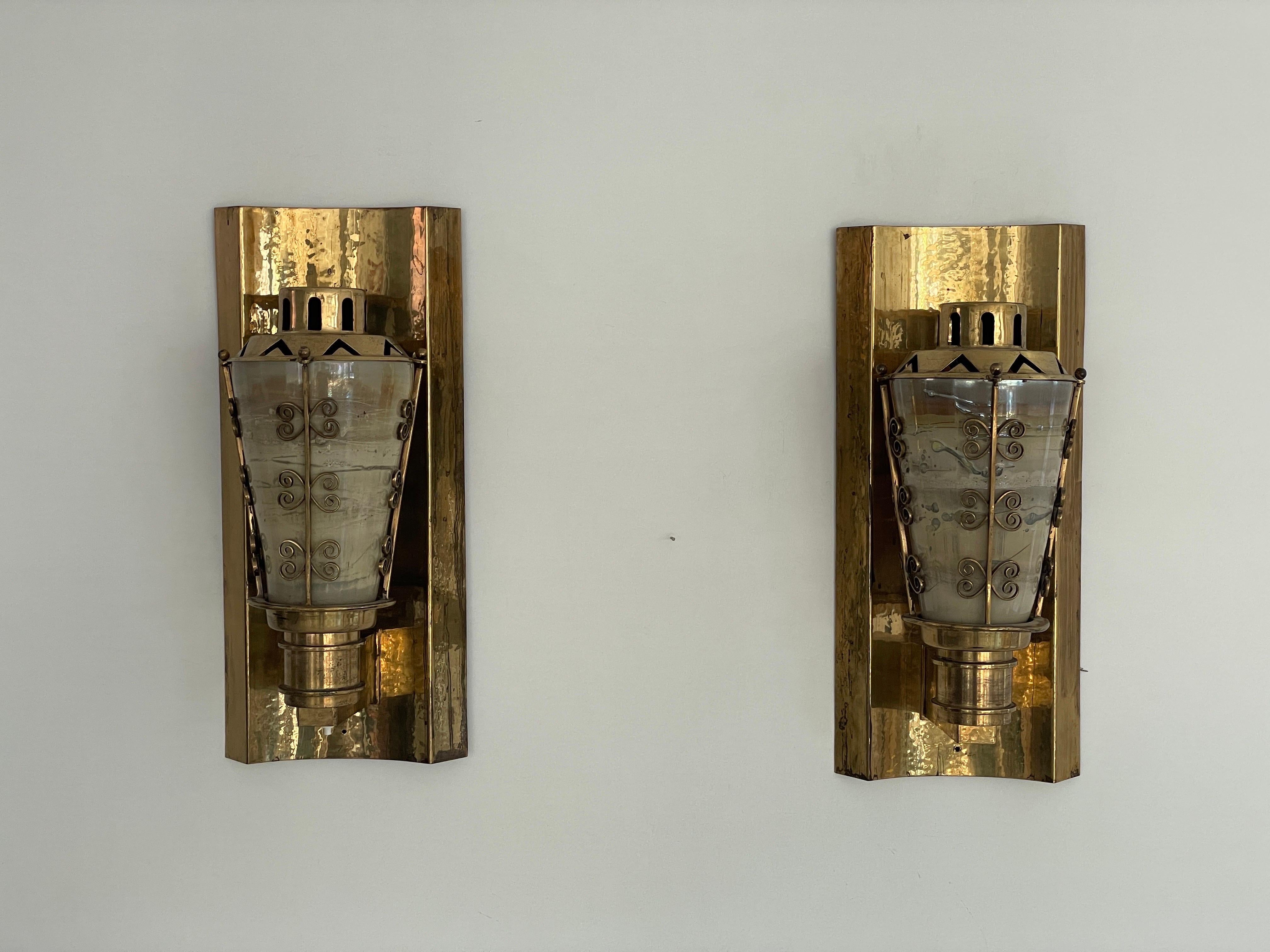 Mid-century Glass and Brass Pair of Large Cinema Sconces, 1950s, Germany In Excellent Condition For Sale In Hagenbach, DE