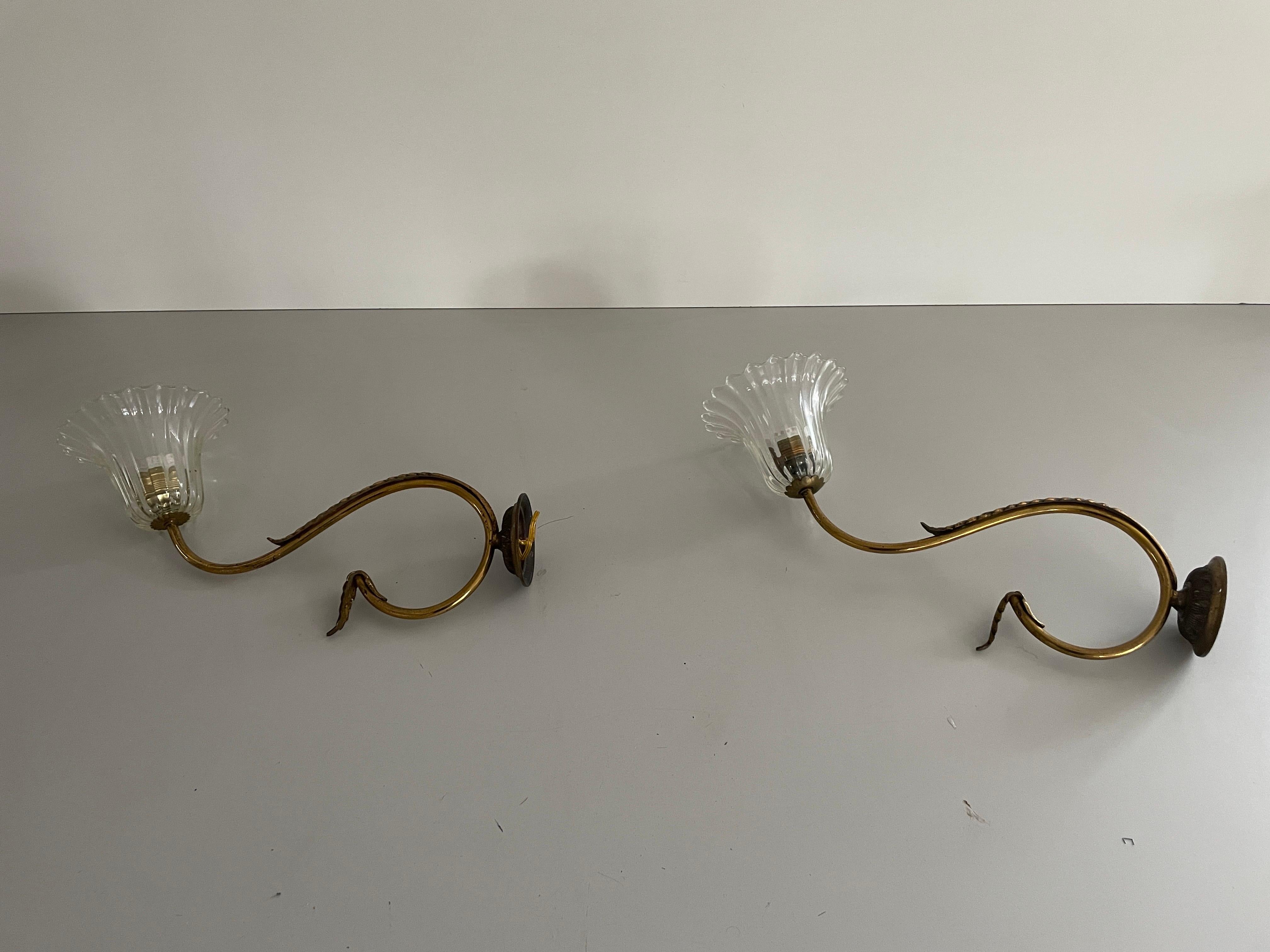 Pareja de apliques de cristal y latón de Barovier & Toso de mediados de siglo, años 50, Italia en venta 10
