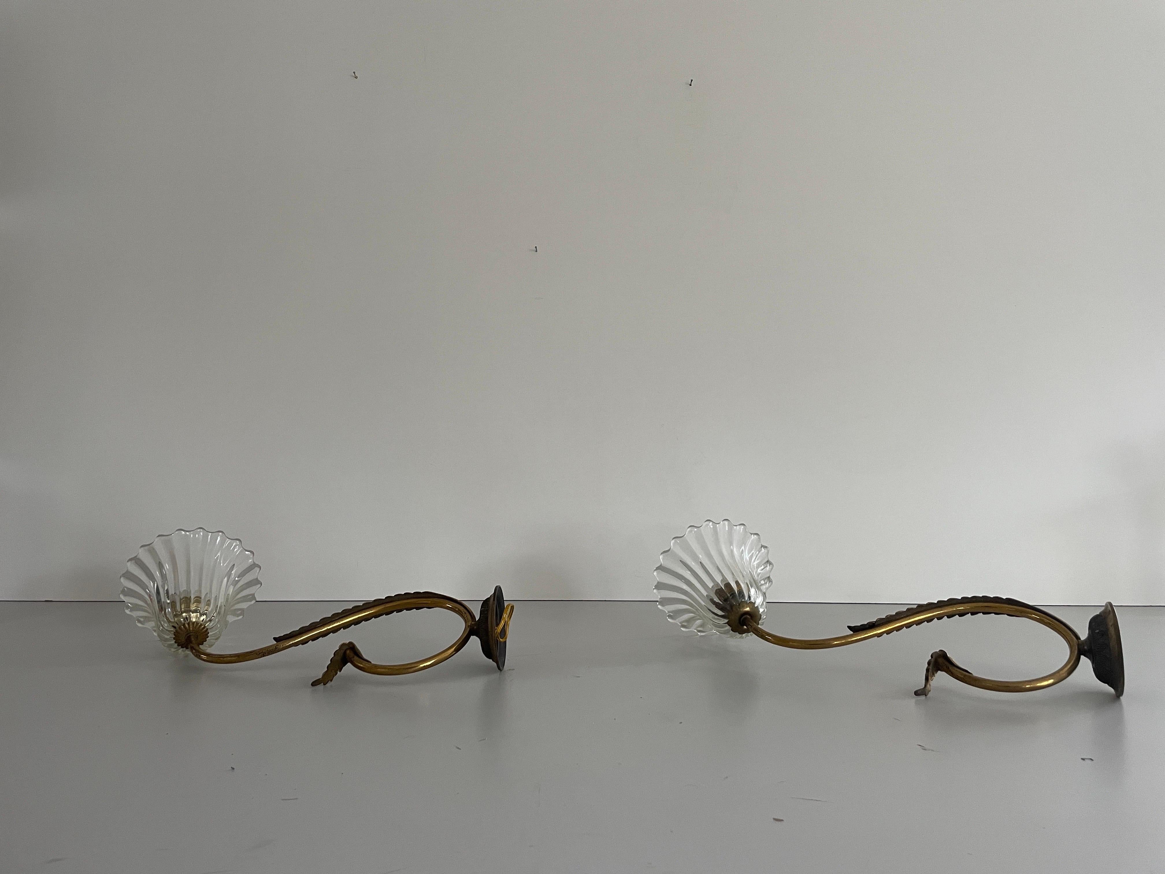 Pareja de apliques de cristal y latón de Barovier & Toso de mediados de siglo, años 50, Italia en venta 11