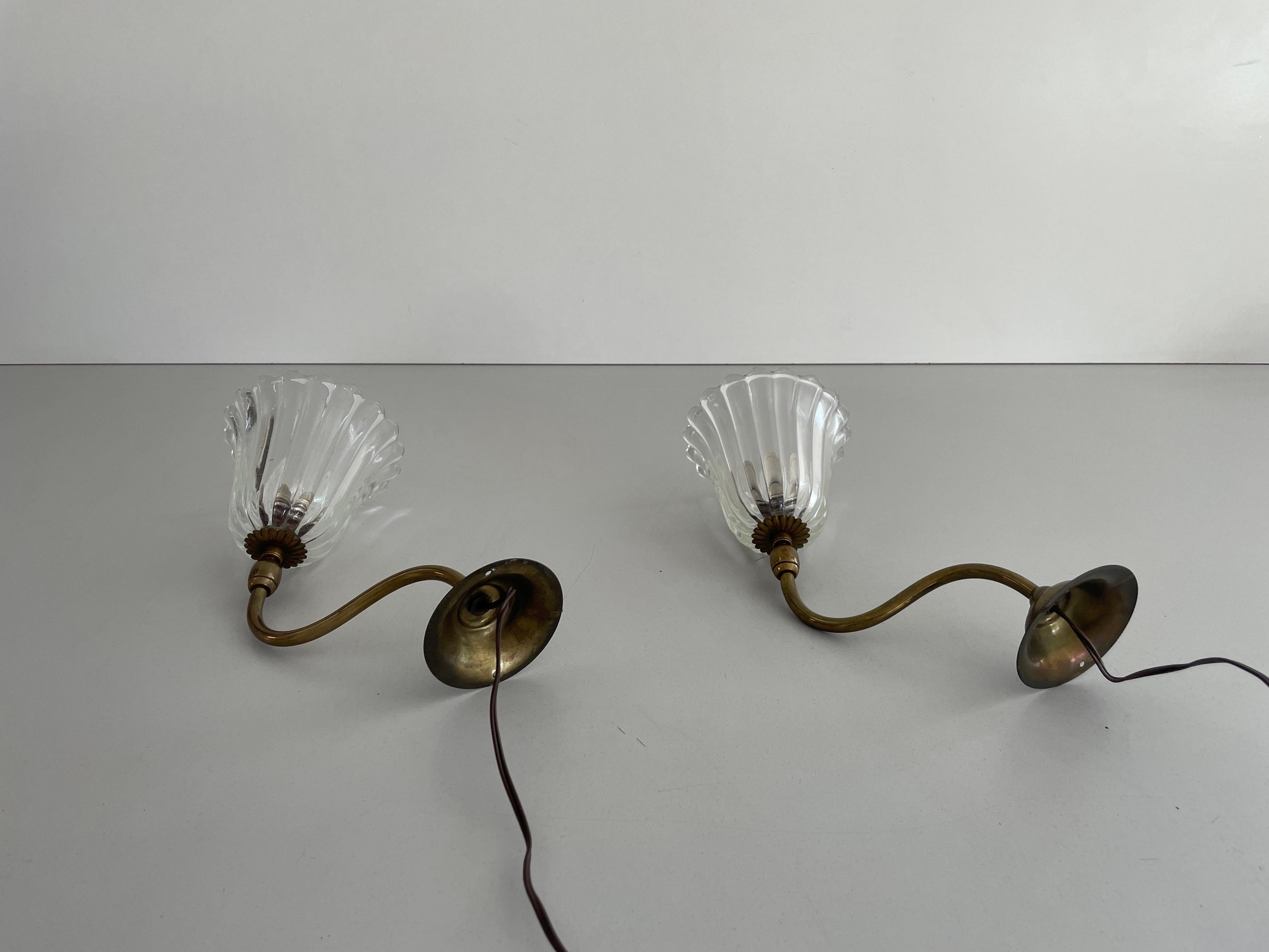Mid-century Glass and Brass Pair of Sconces by Barovier & Toso, 1950s, Italy For Sale 2