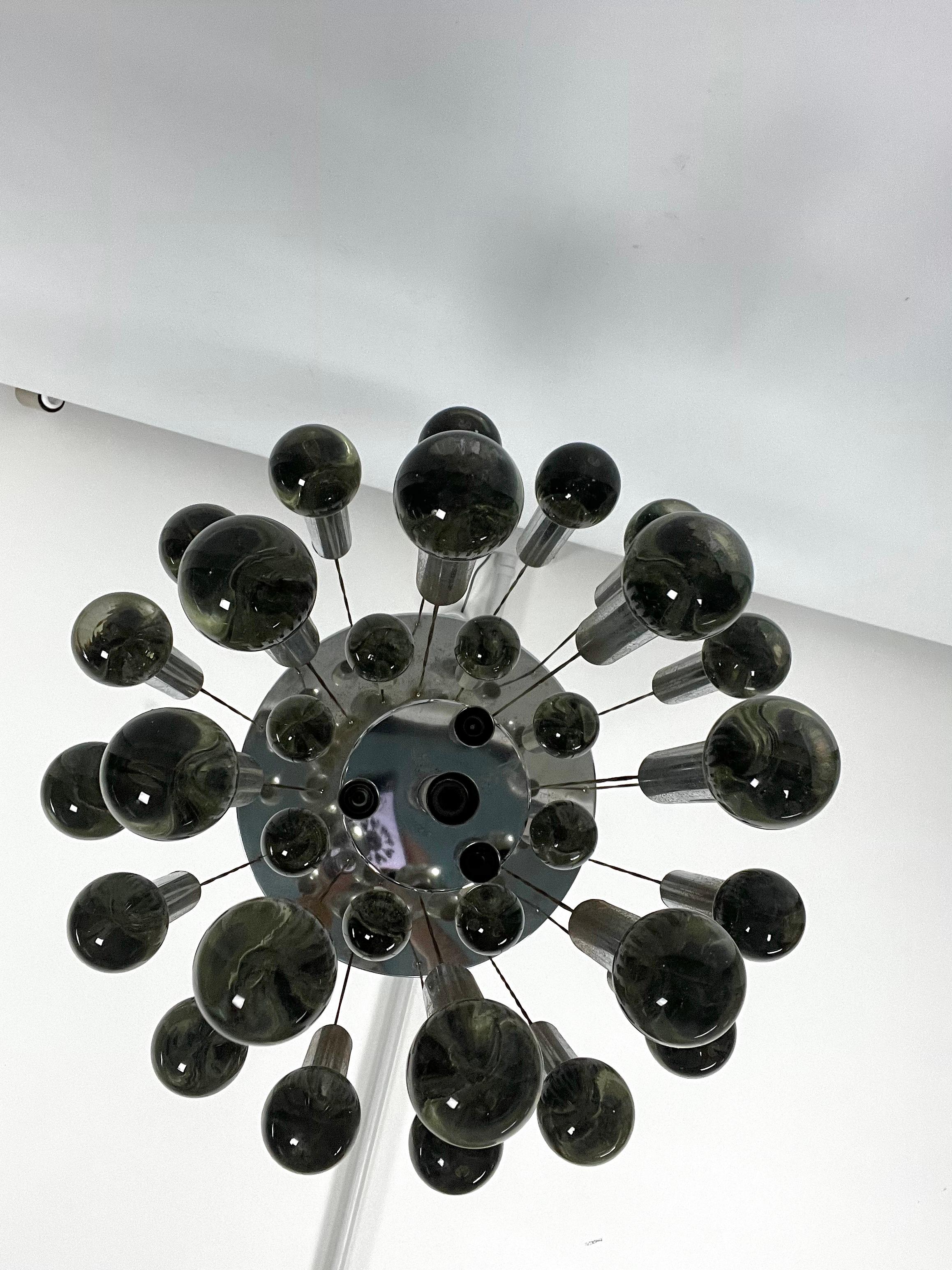 Mid- Century glass and chrome chandelier by Sciolari. Italy 1960s For Sale 3