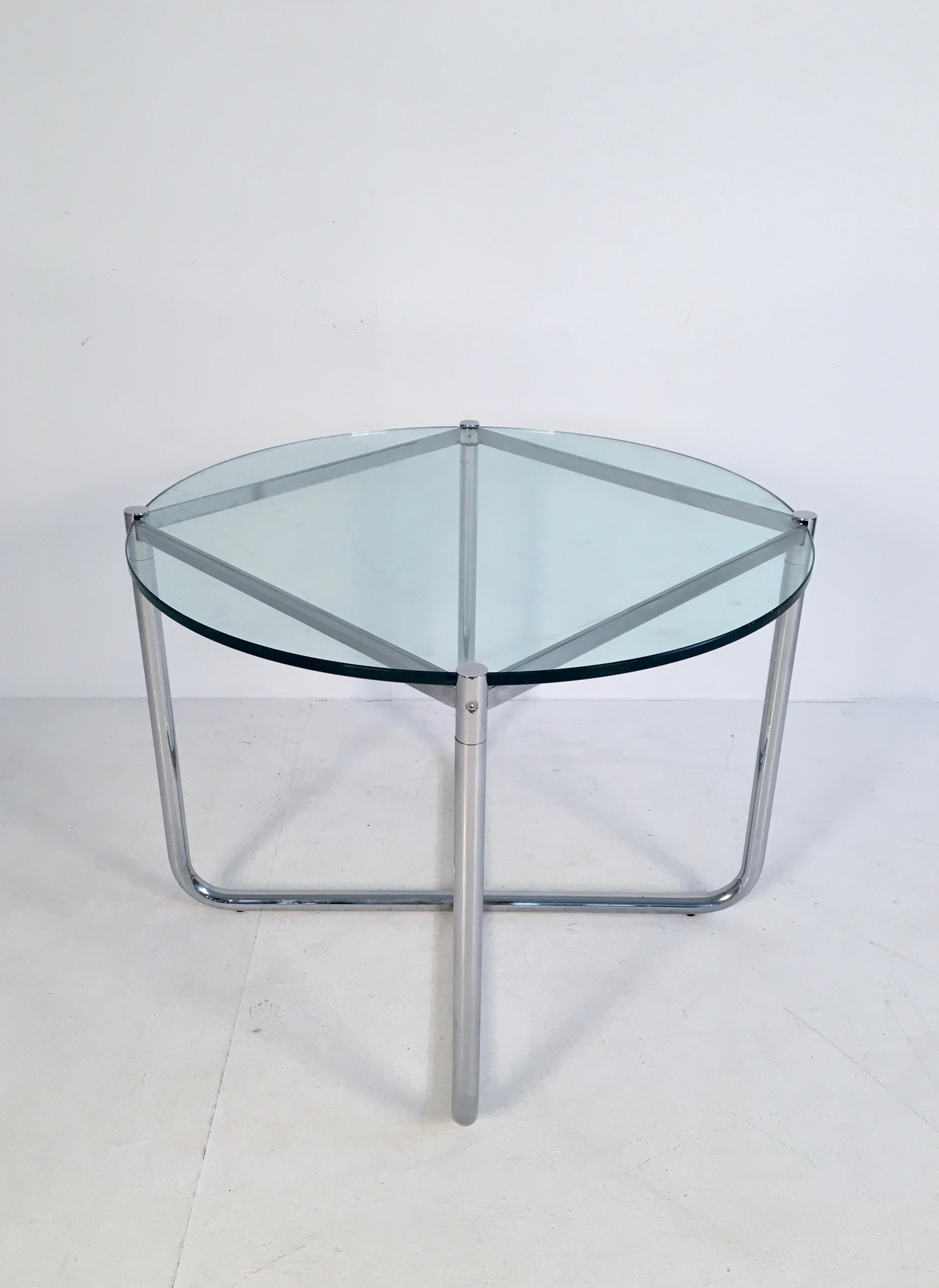 Midcentury Glass and Chrome Side Table by Mies van der Rohe for Knoll circa 1970 In Good Condition For Sale In London, GB