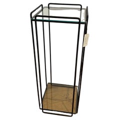 The Pedestal en verre et métal du milieu du siècle