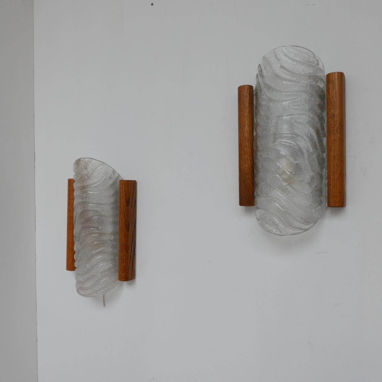 Mid-Century Glass and Oak Belgium Wall Lights '6' In Good Condition In London, GB