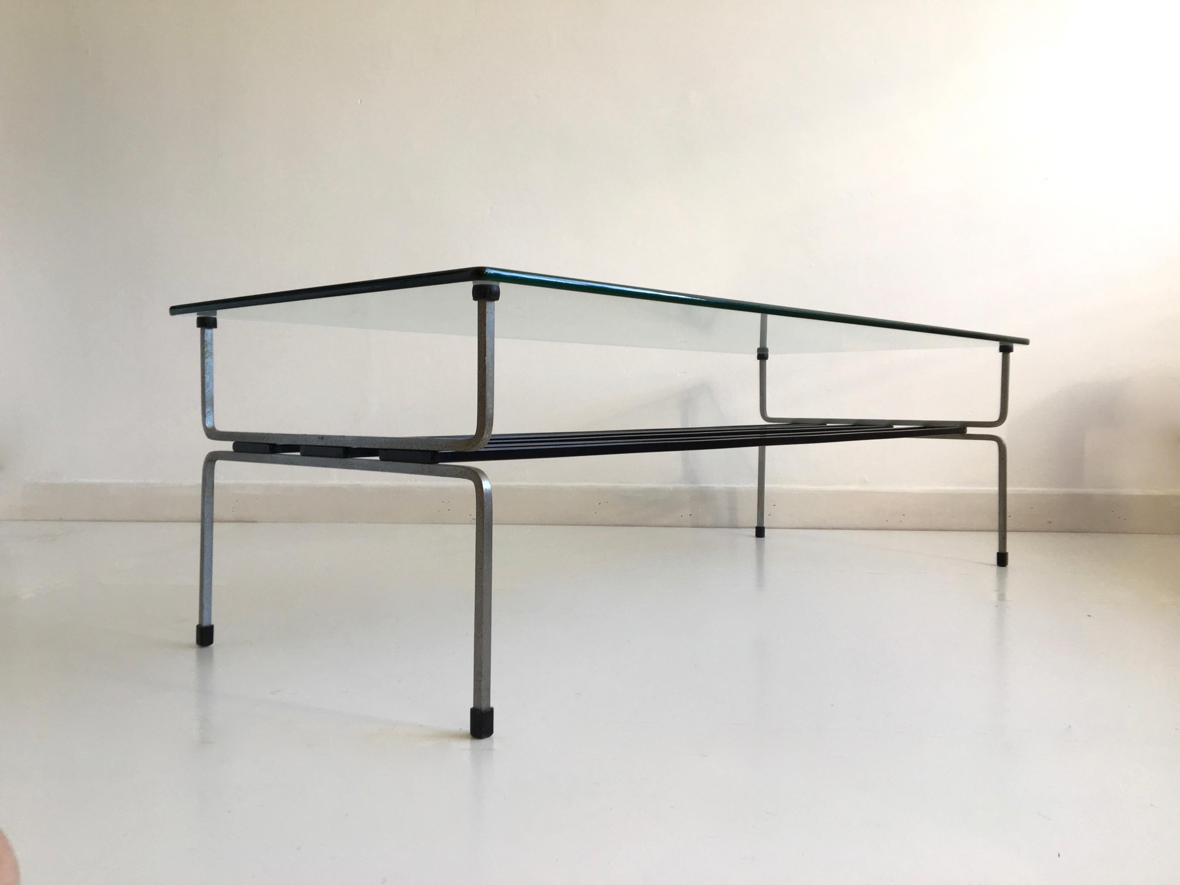 Midcentury Glass and Steel Coffee Table by William Plunkett, England, circa 1960 In Good Condition In London, GB