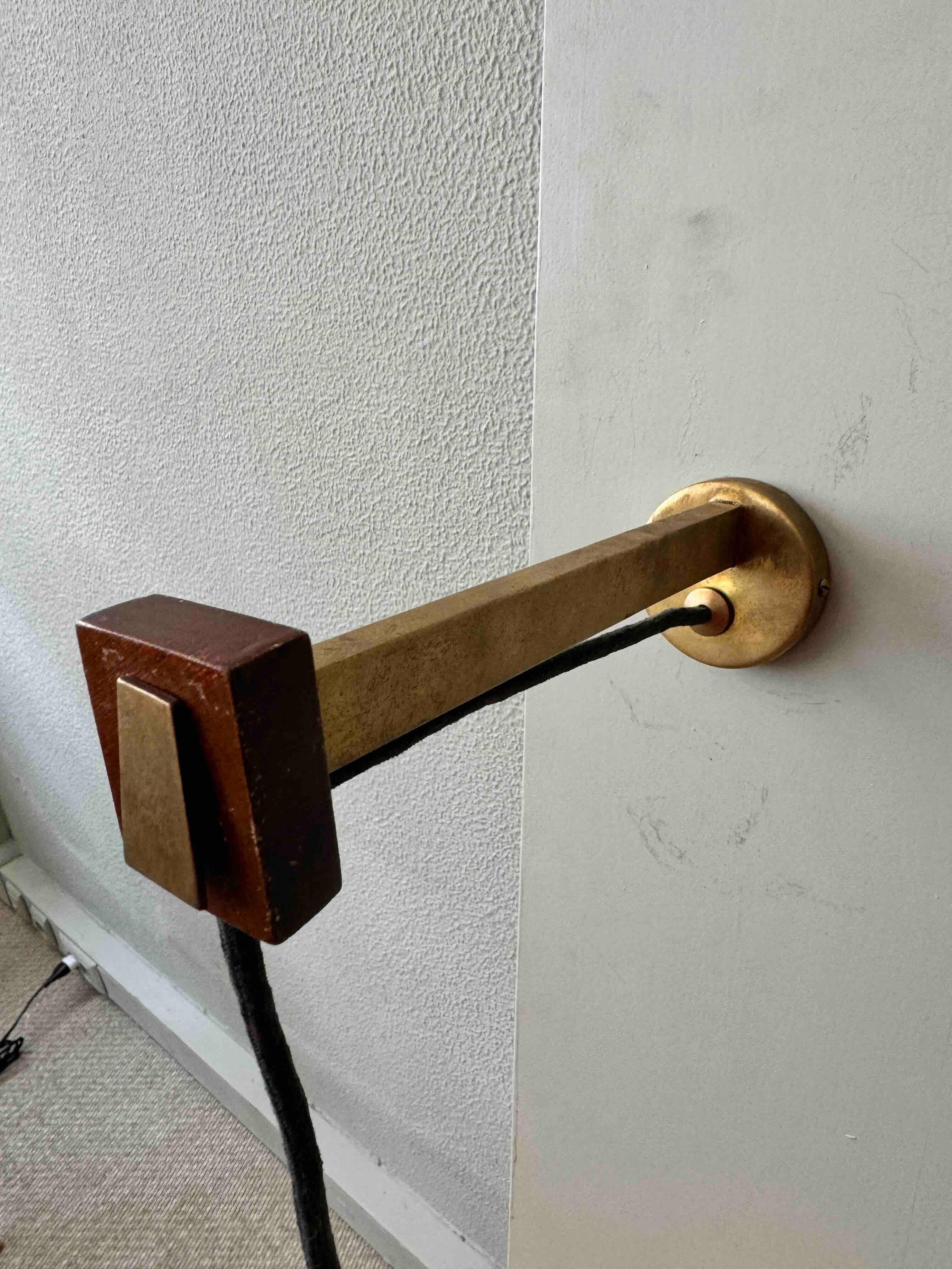 Lámpara de cristal y madera de mediados de siglo, años 50 en venta 5
