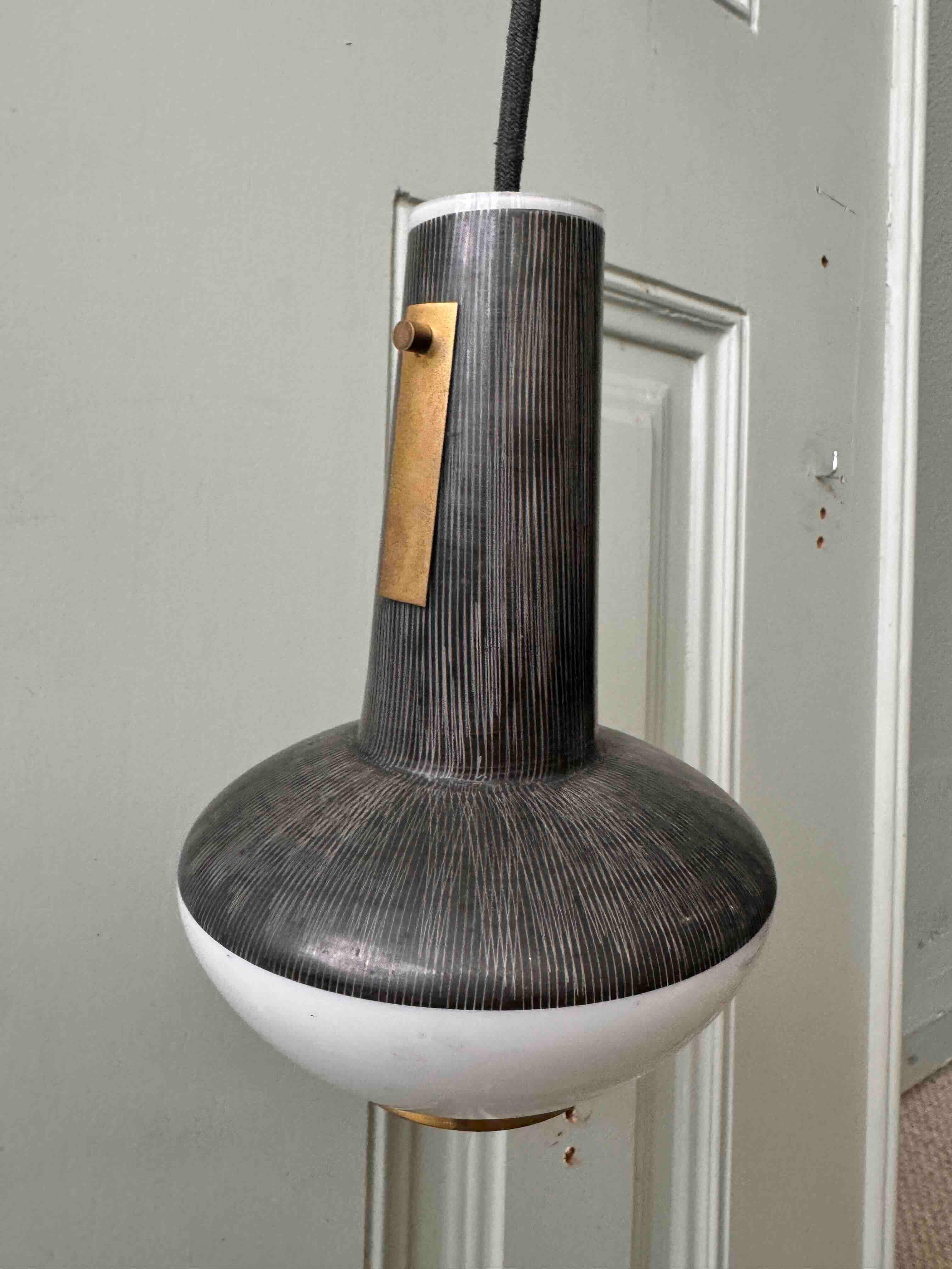 Lámpara de cristal y madera de mediados de siglo, años 50 en venta 7
