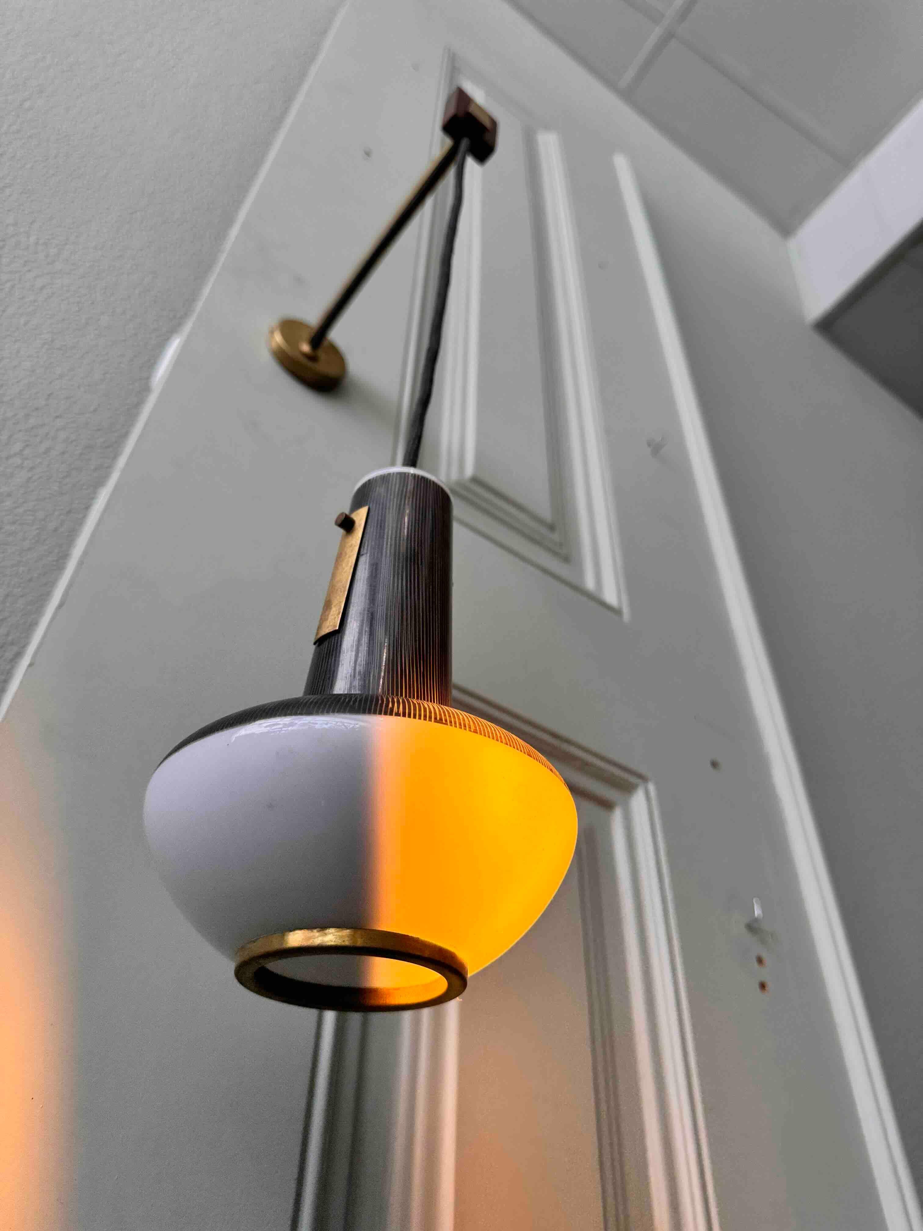 Lámpara de cristal y madera de mediados de siglo, años 50 en venta 9