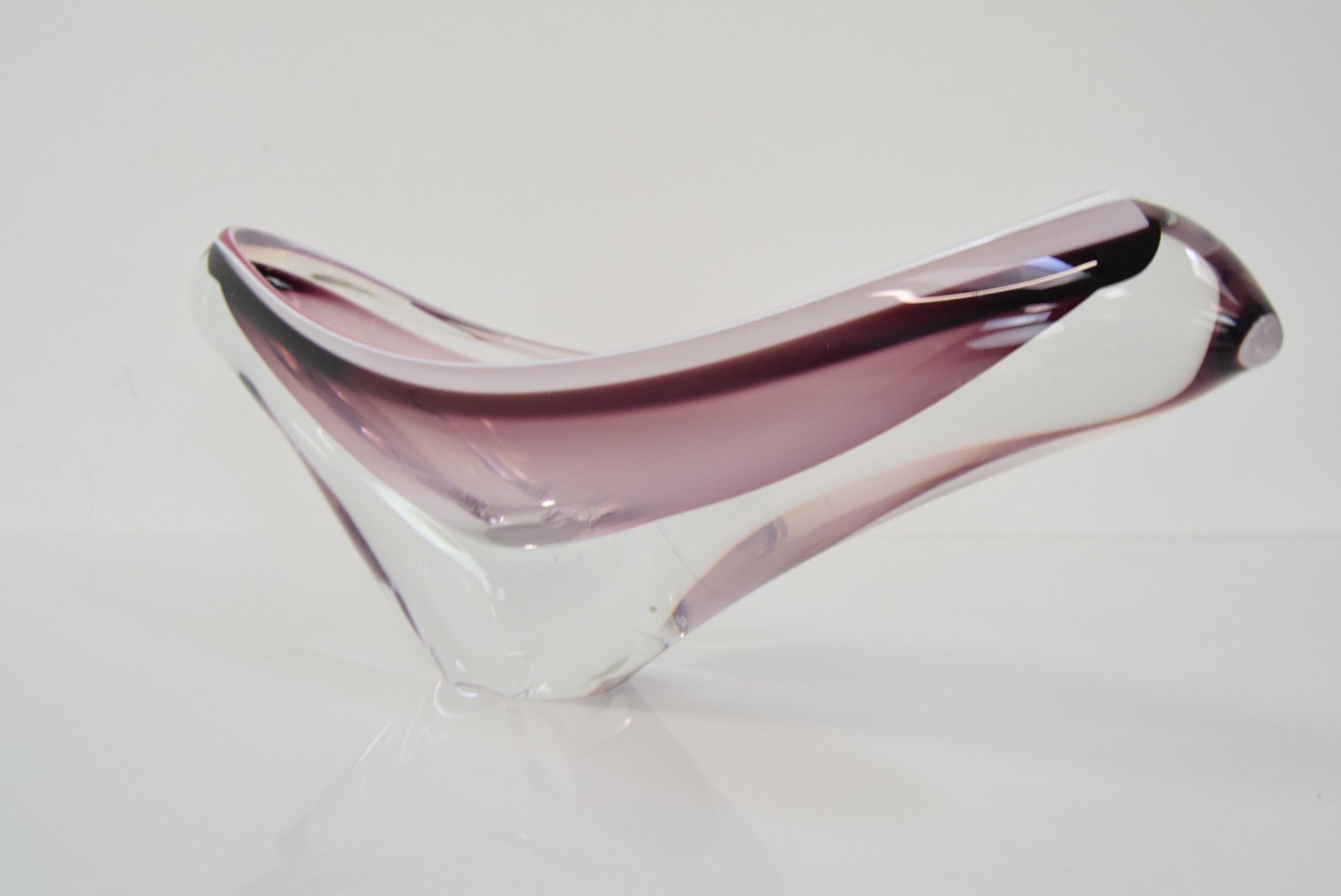Mid-Century Glass Bowl, Designed Josef Hospodka for Chribska, 1960's In Good Condition For Sale In Praha, CZ