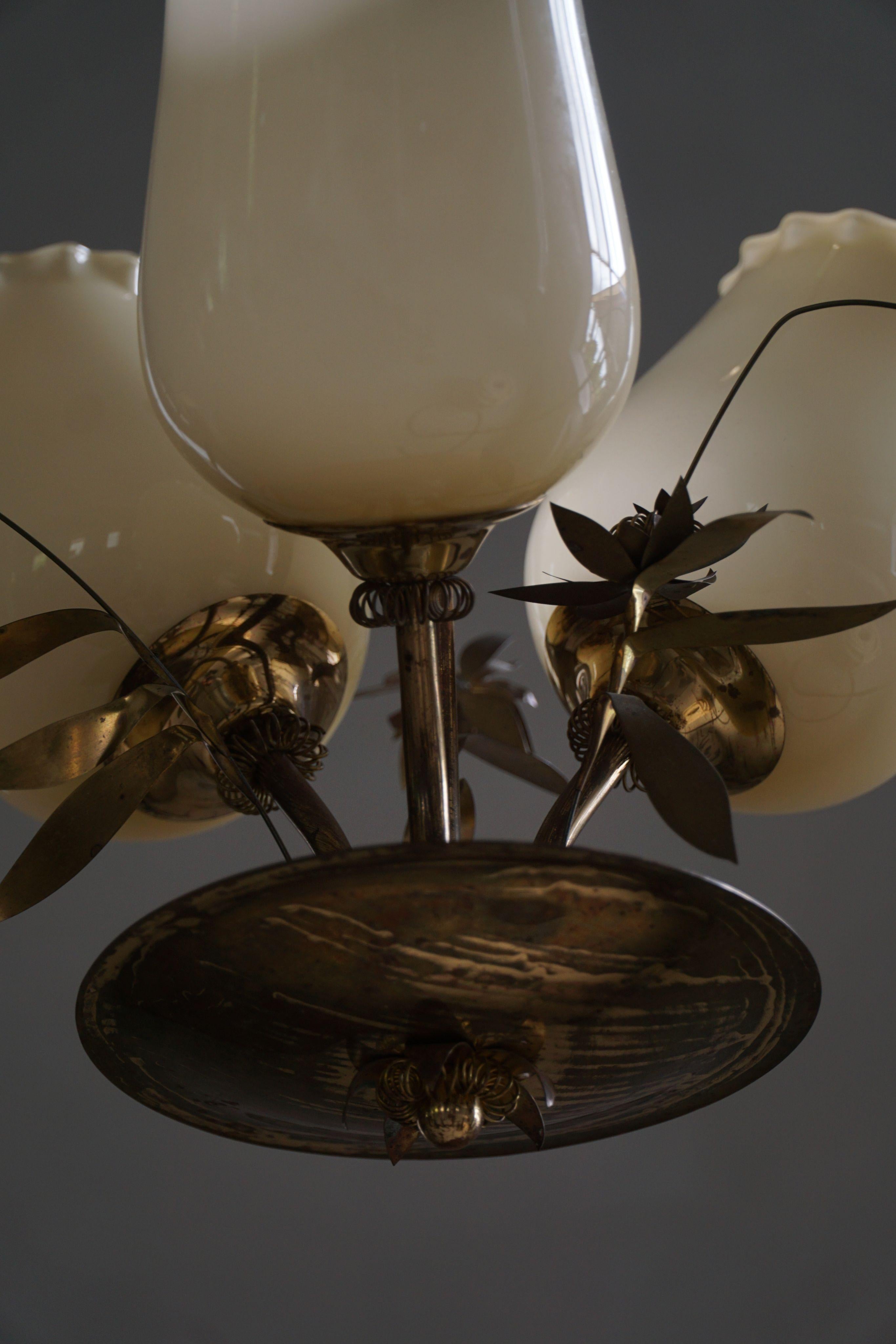 Lampadario in vetro e ottone del Medio Secolo, modello 501-3 di Stockmann, Finlandia, anni '40 in vendita 3