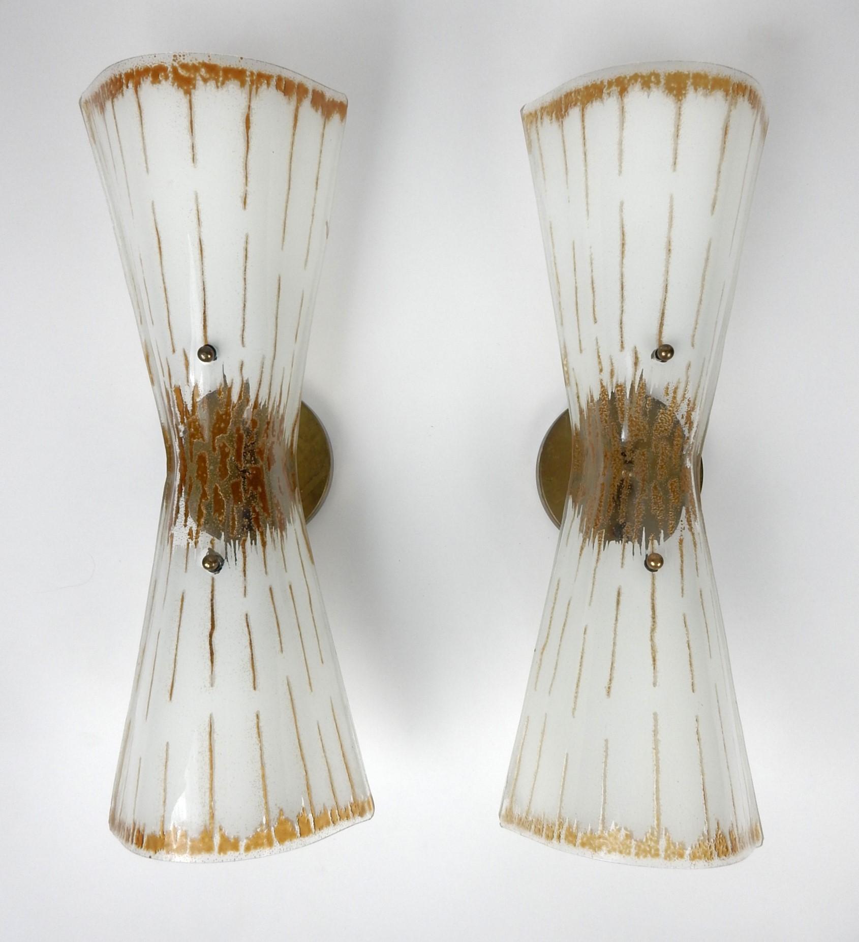 Mid-Century Glass & Brass Hourglass Wall Light Sconces For Sale 4