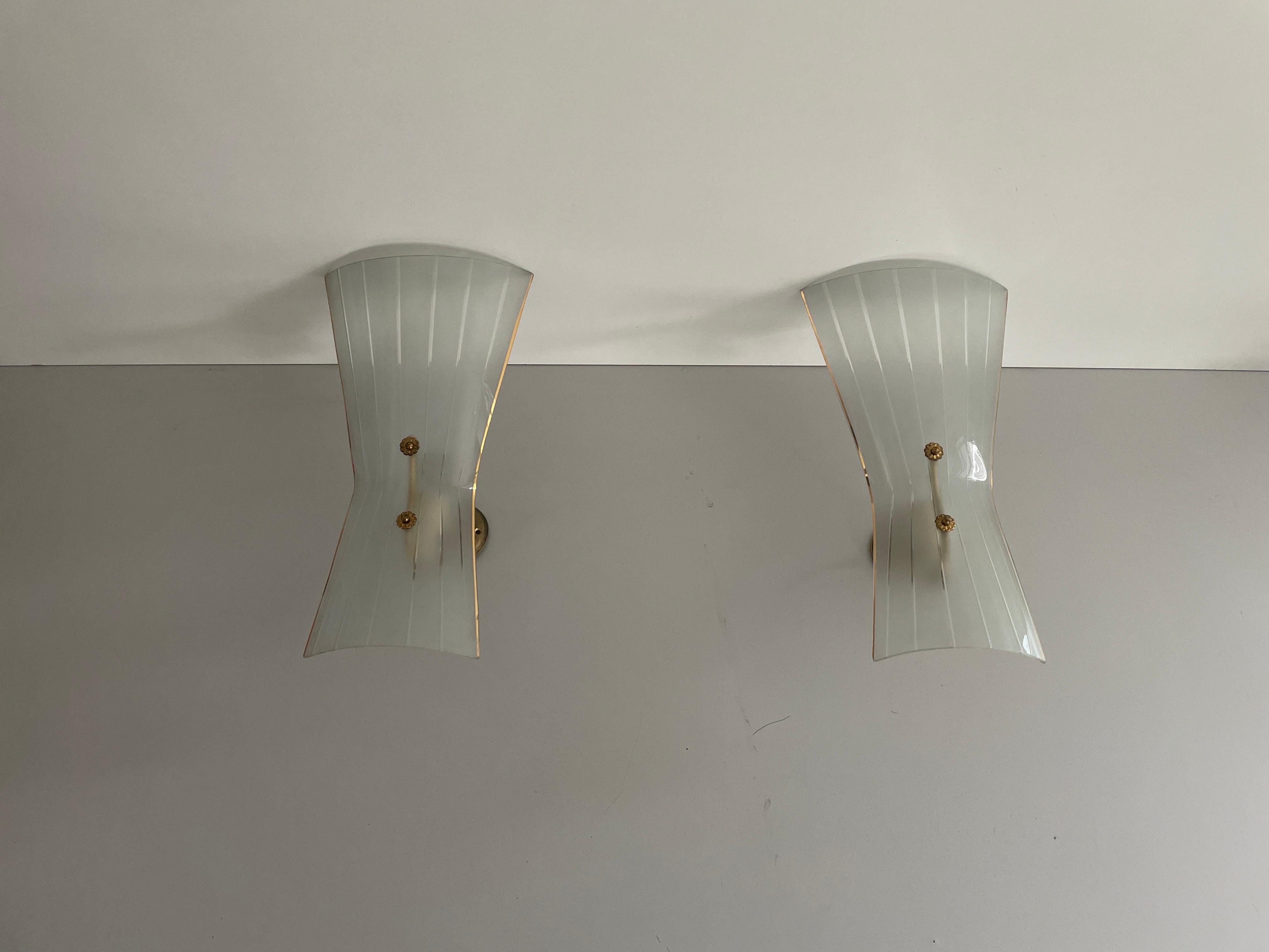 Pareja de candelabros de cristal y latón de mediados de siglo, años 50, Italia en venta 5