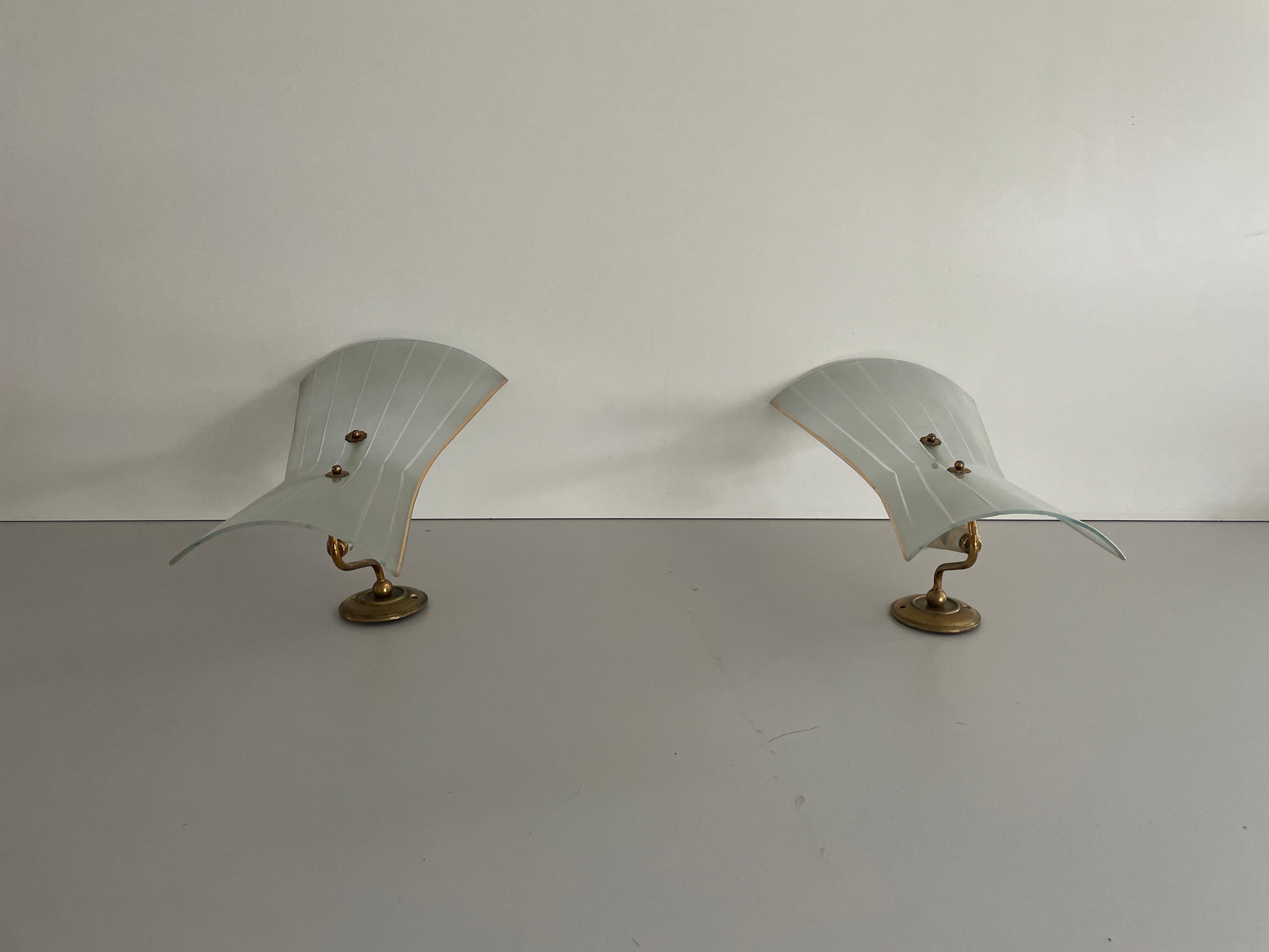 Pareja de candelabros de cristal y latón de mediados de siglo, años 50, Italia Italiano en venta