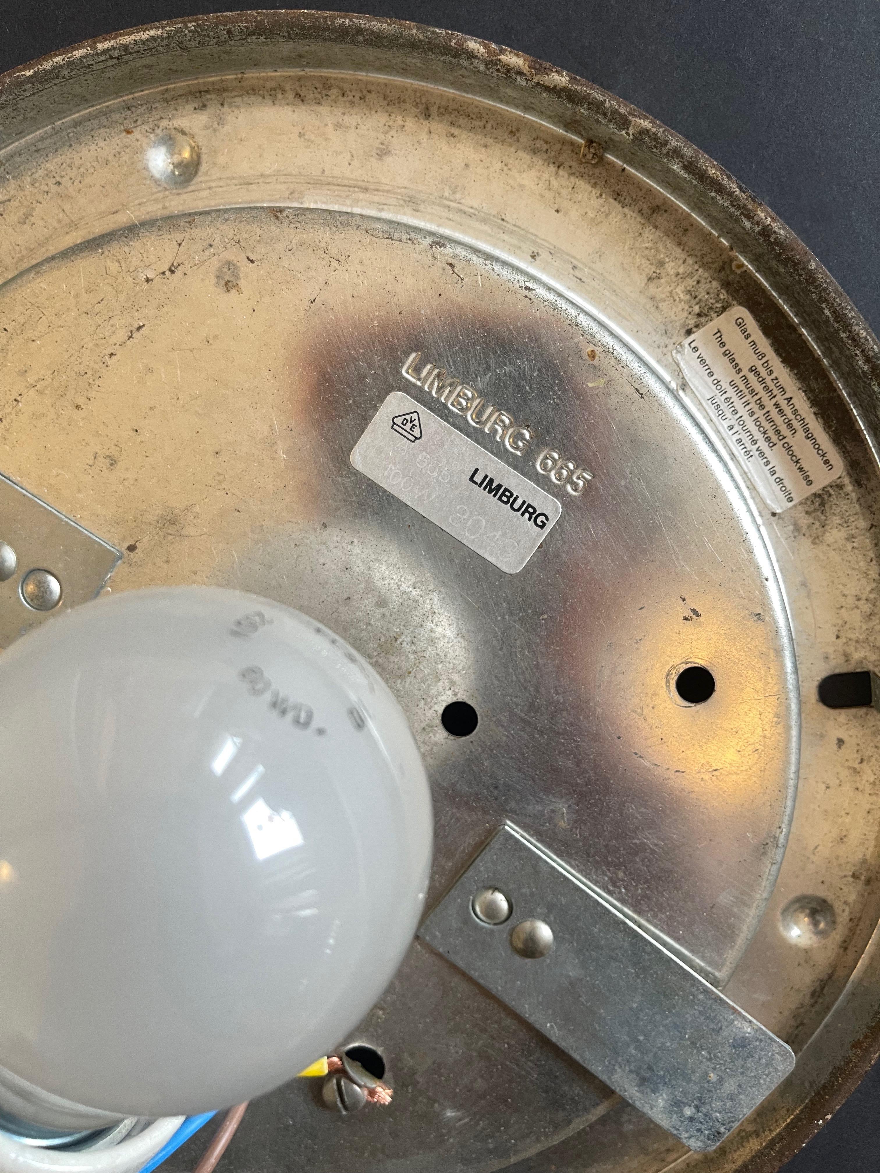 Lampada da incasso in vetro a bolle bianche di metà secolo Helena Tynell Glashütte Limburg in vendita 3
