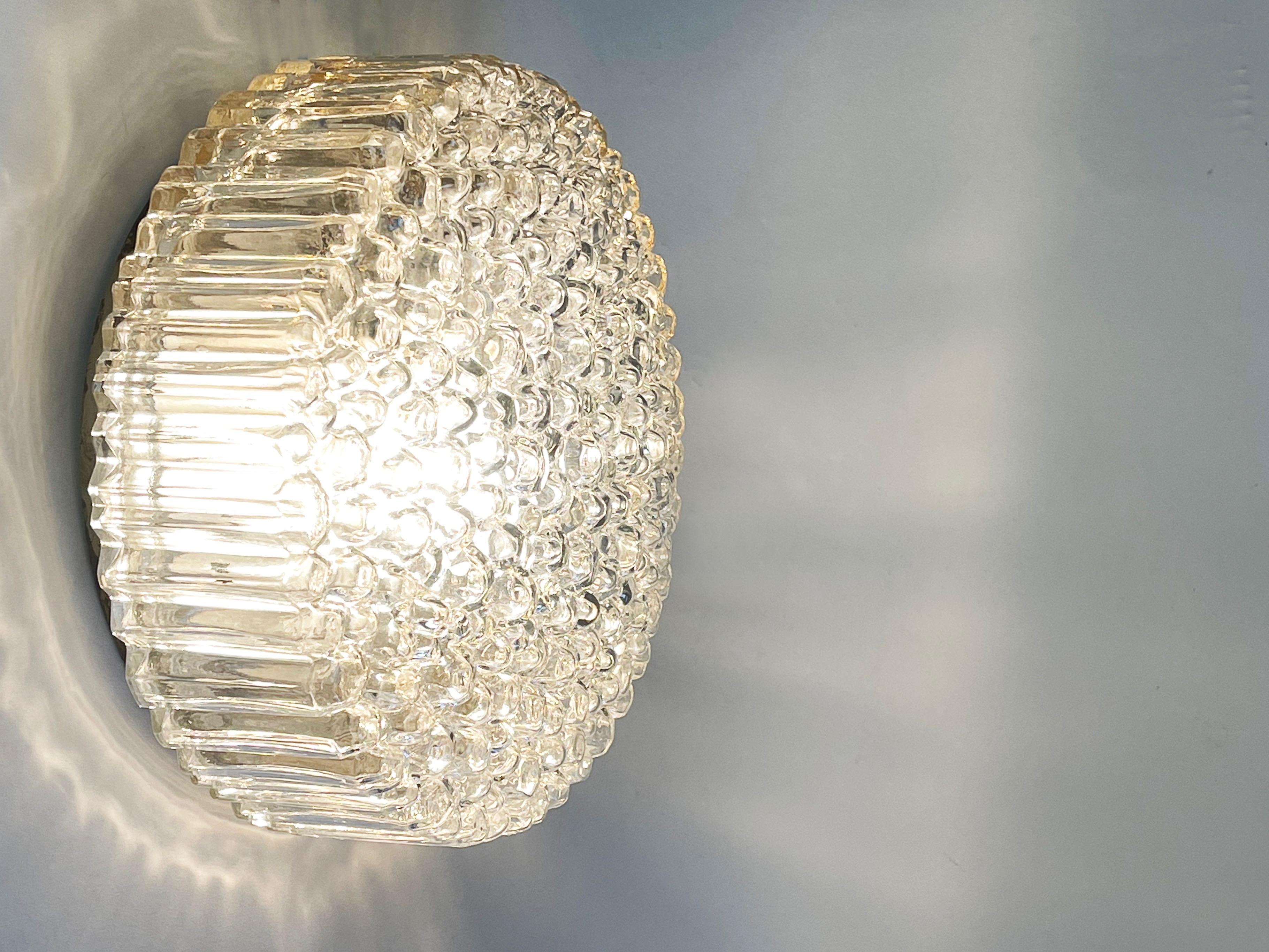 Lampada da incasso in vetro a bolle bianche di metà secolo Helena Tynell Glashütte Limburg in vendita 7
