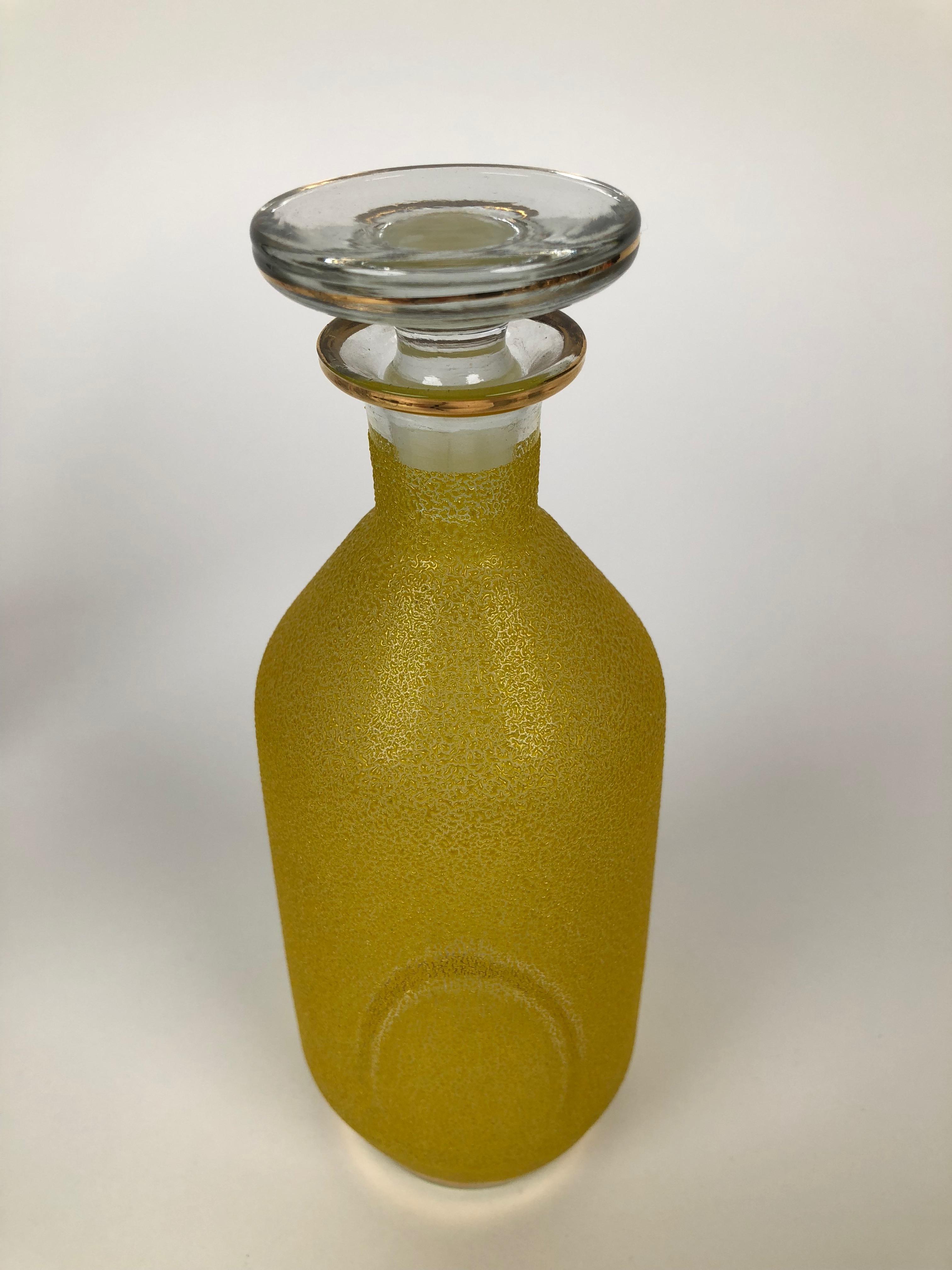 Glaskaraffe aus der Mitte des Jahrhunderts für Likör aus der Tschechoslowakei, im Cabana-Stil (Mitte des 20. Jahrhunderts) im Angebot