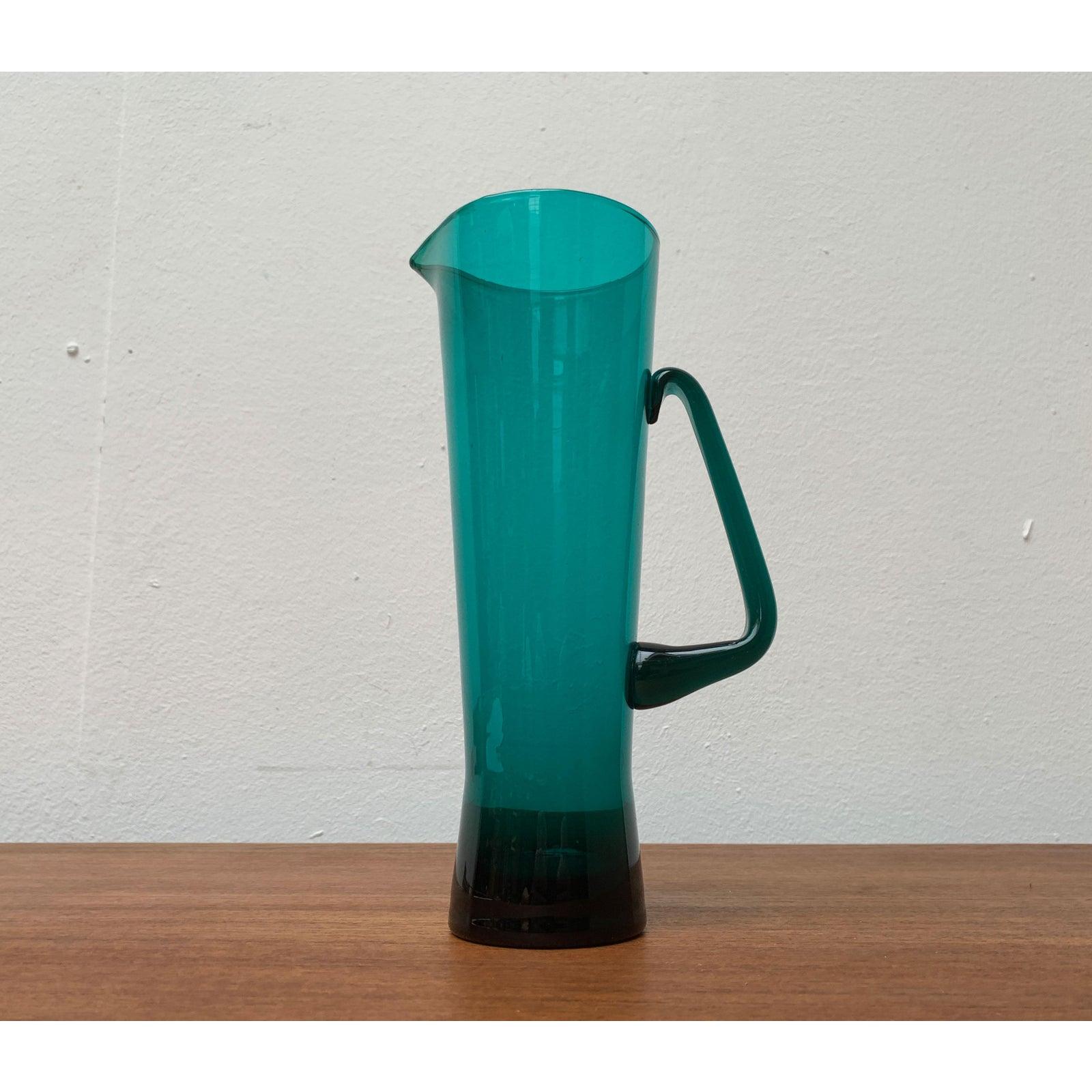 Carafe en verre du milieu du siècle, probablement Iitalla ou similaire, achetée chez W. Weitz, Hambourg.

Informations complémentaires :
Matériaux : Verre
Style : Moderne du milieu du siècle
Couleur : Bleu
Type d'article : Vintage, antique ou