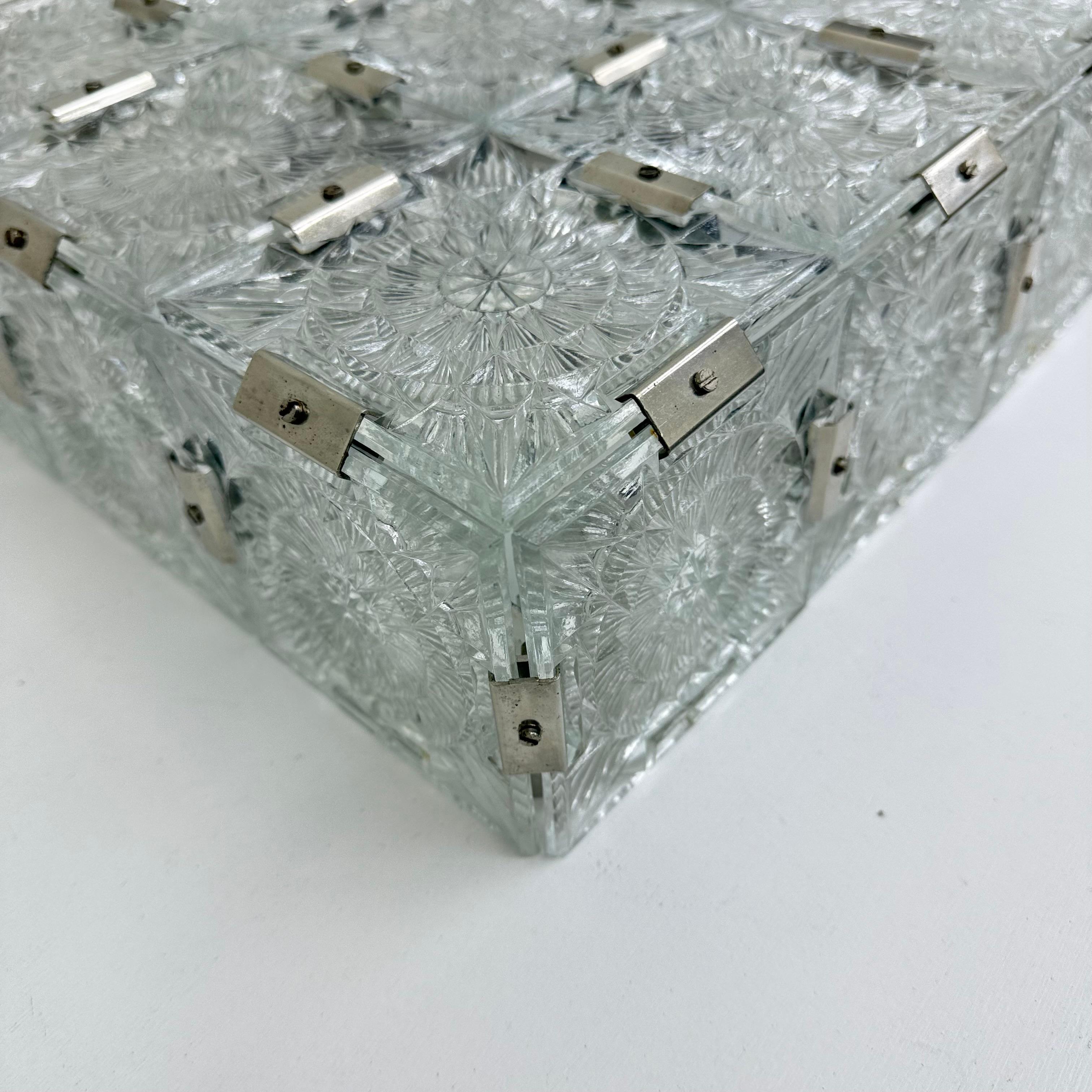 Lámpara de techo de cristal de mediados de siglo de Kamenicky Senov , década de 1970 en venta 4