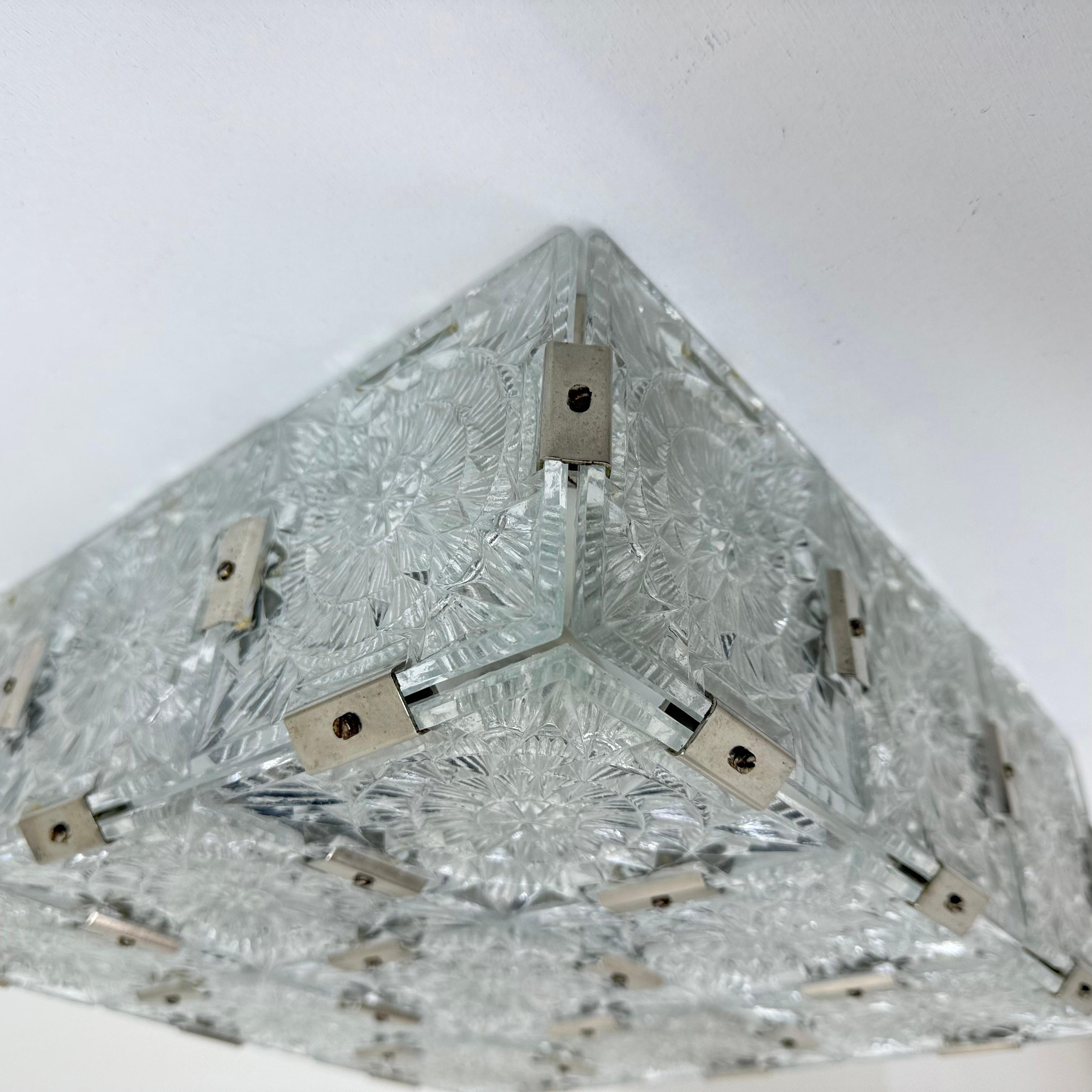 Lámpara de techo de cristal de mediados de siglo de Kamenicky Senov , década de 1970 en venta 1