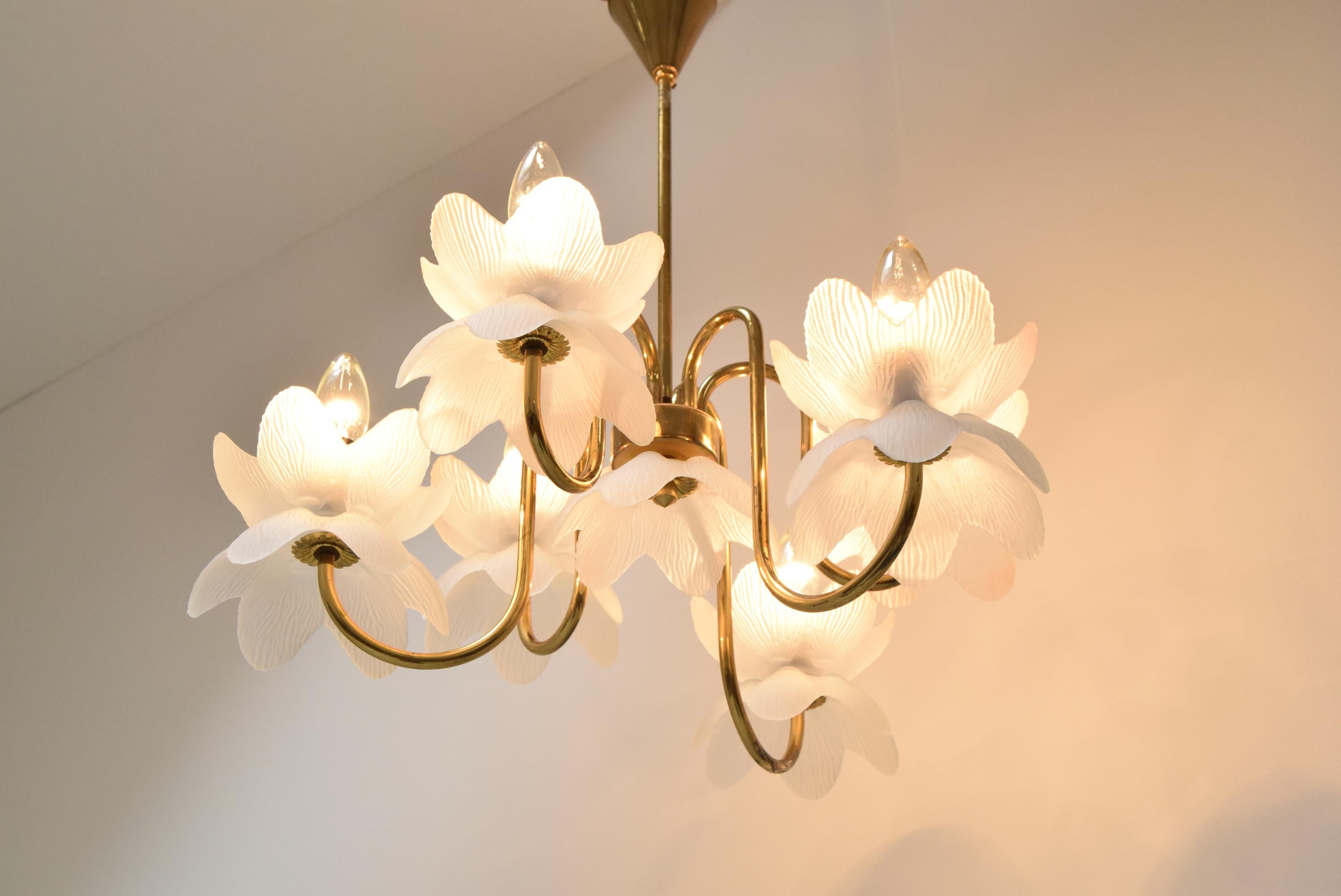 Mid-Century Glass Chandelier, 1970's For Sale 1