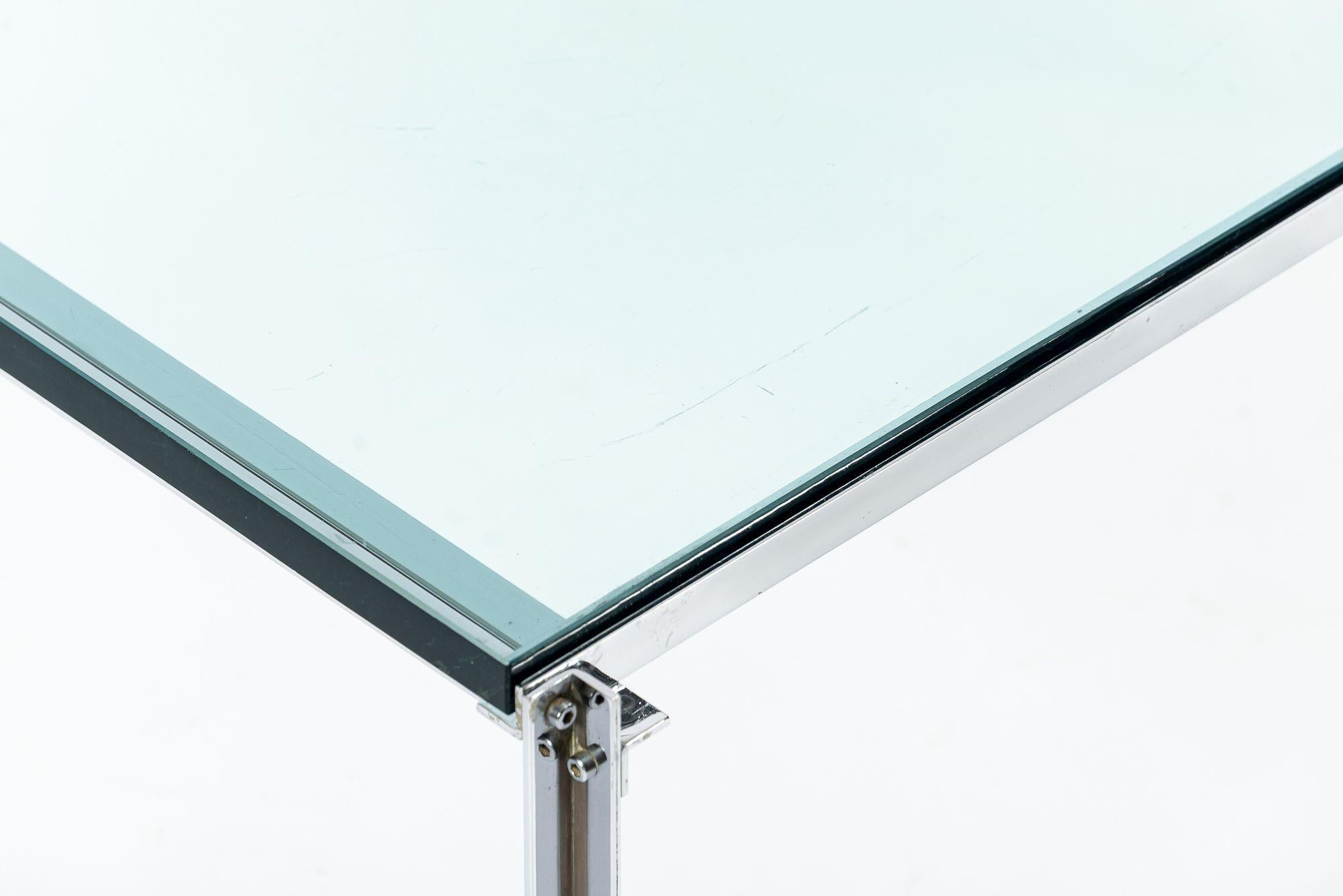Acier Table basse en verre et chrome du milieu du siècle par Katavalos pour Laverne Originals en vente