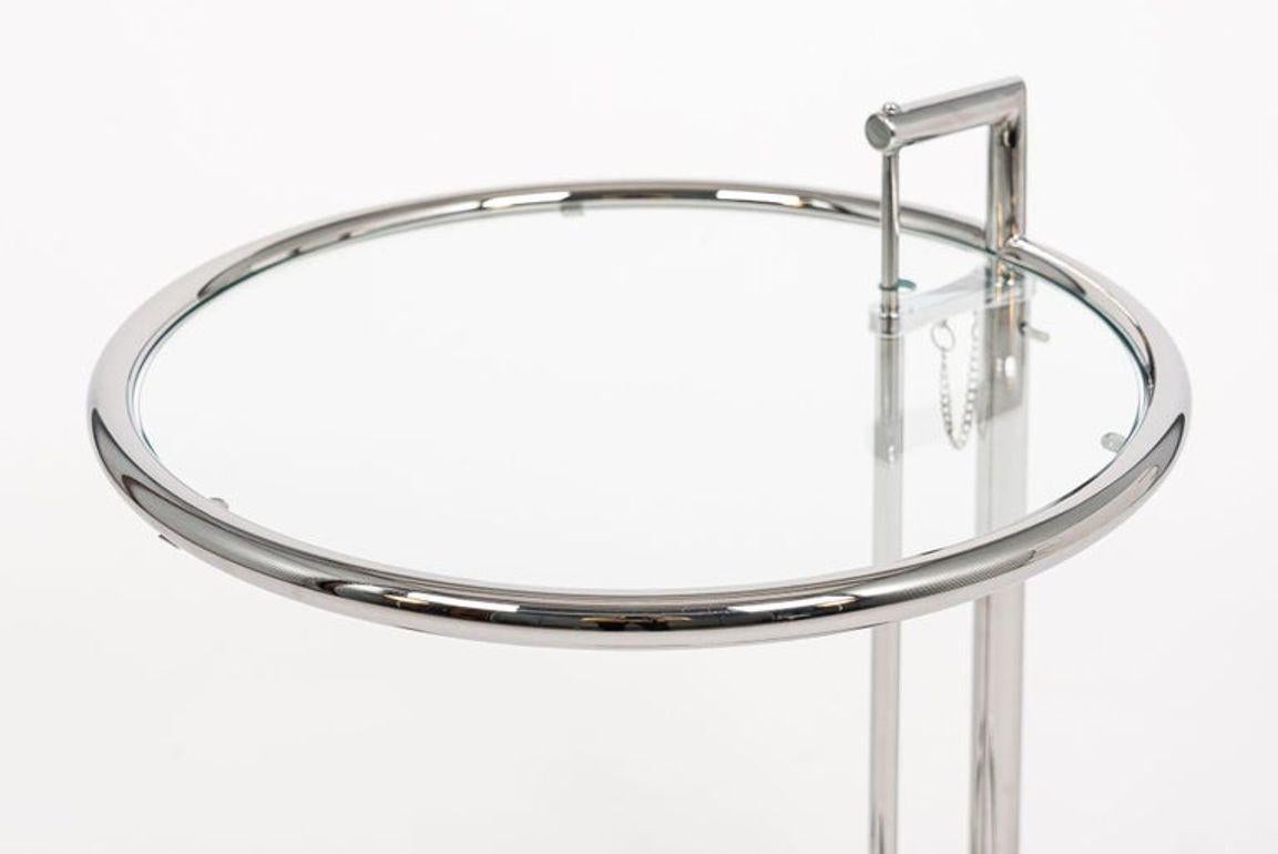 Mid Century Glass & Chrome Round Side Table by Eileen Gray (attr.) siglo XX en venta