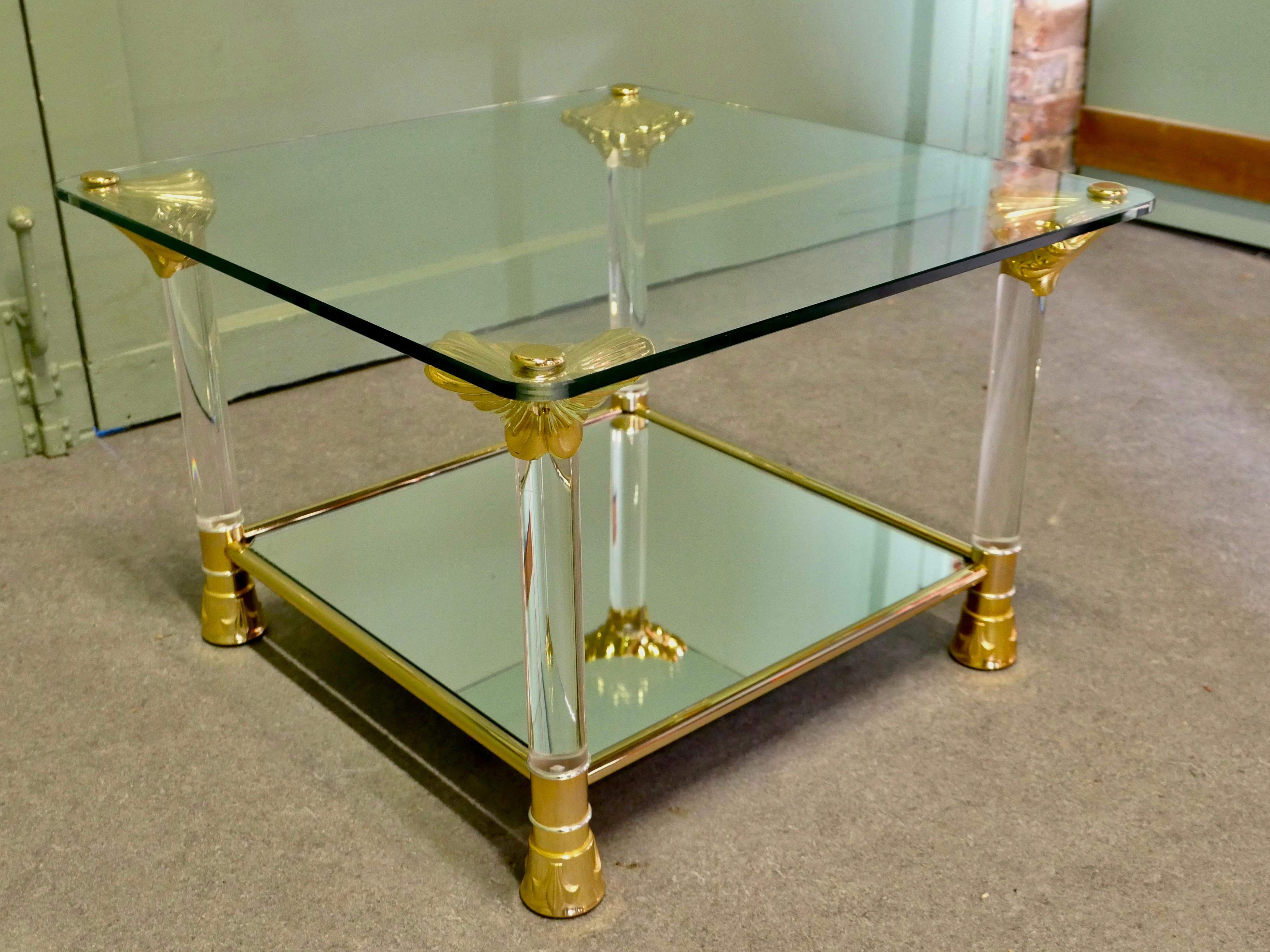 Chariot à boissons en verre du milieu du siècle et table d'appoint assortie en vente 1