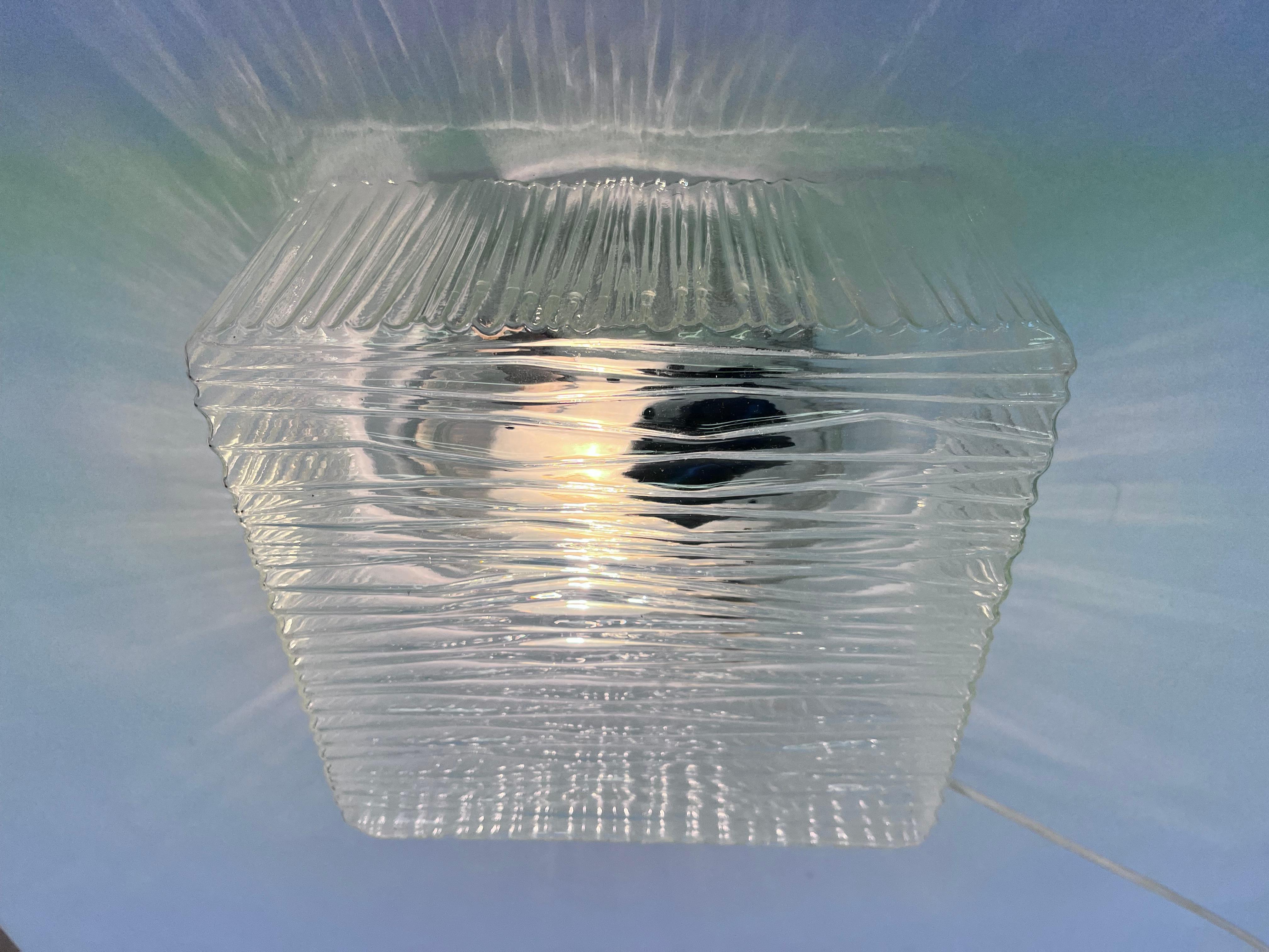 Empotrable o aplique de cristal de mediados de siglo, Checoslovaquia Moderno de mediados de siglo en venta