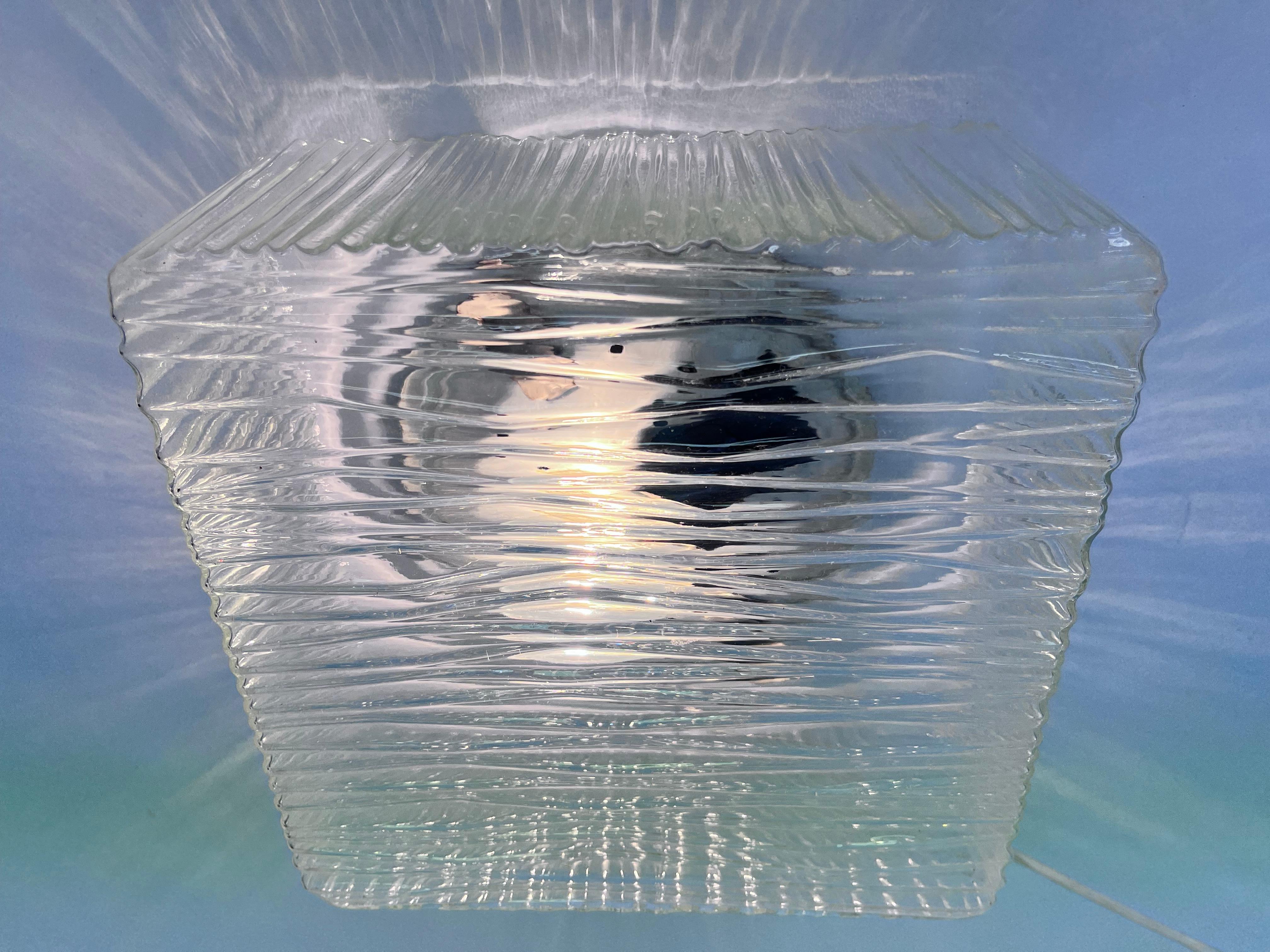Empotrable o aplique de cristal de mediados de siglo, Checoslovaquia en Bueno estado para la venta en Praha, CZ