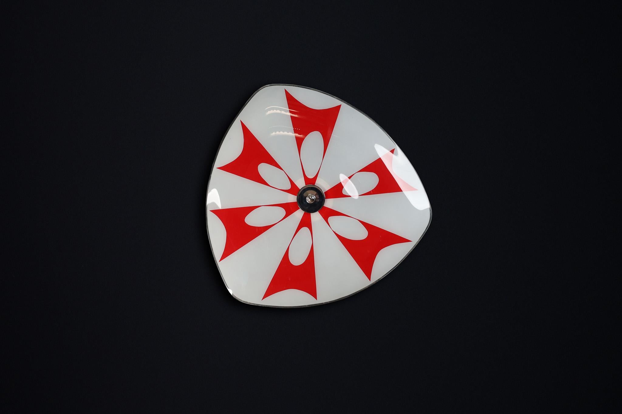 Lampada a sospensione o applique in vetro del Mid-Century Bruxelles World Expo 1958 (no:26)

Questa illuminazione è uno splendido esempio di design e grafica di metà secolo, esposto nel padiglione della Cecoslovacchia durante l'Esposizione