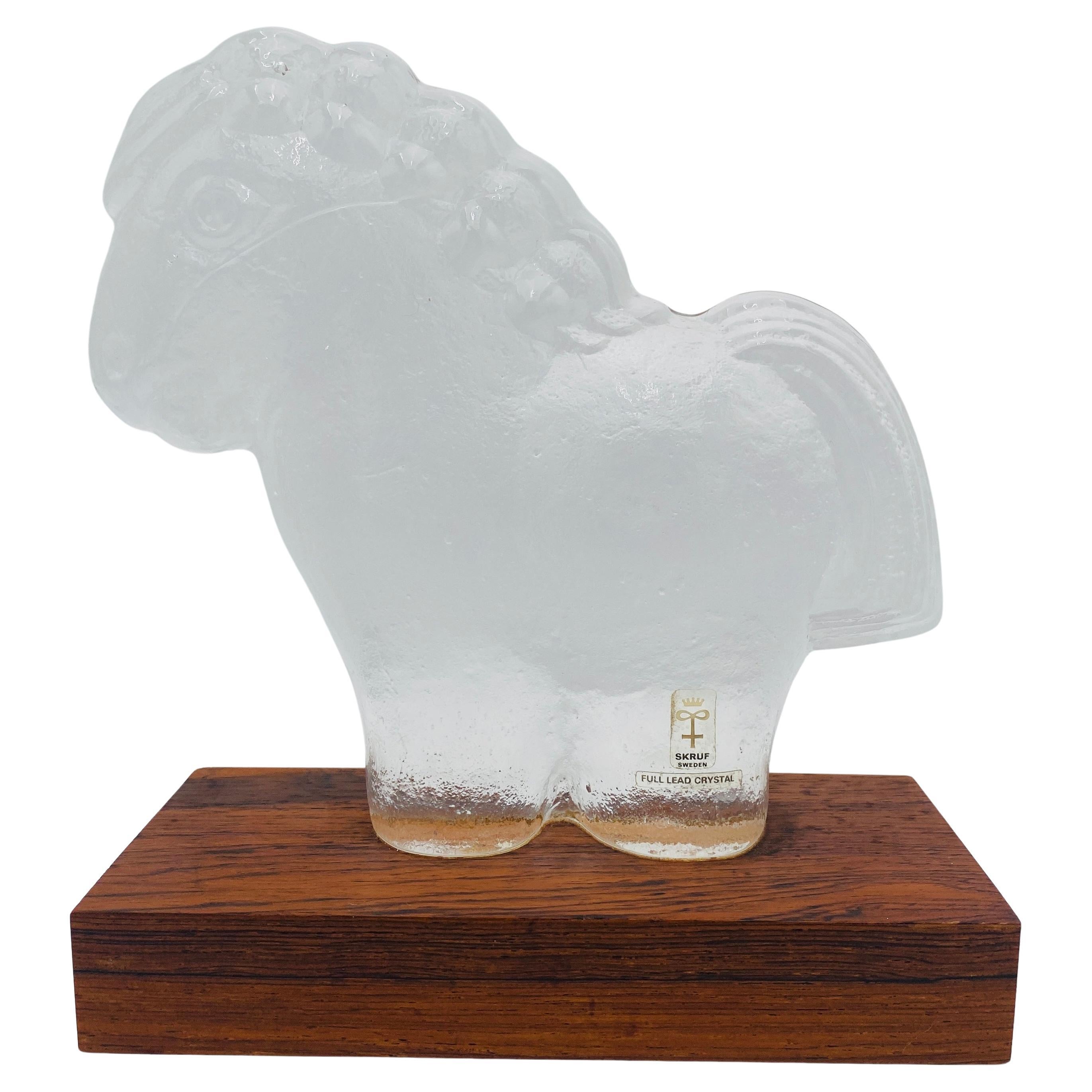 Escultura de caballo de cristal de mediados de siglo de Bengt Edenfalk para Skruf, Suecia Años 60 en venta