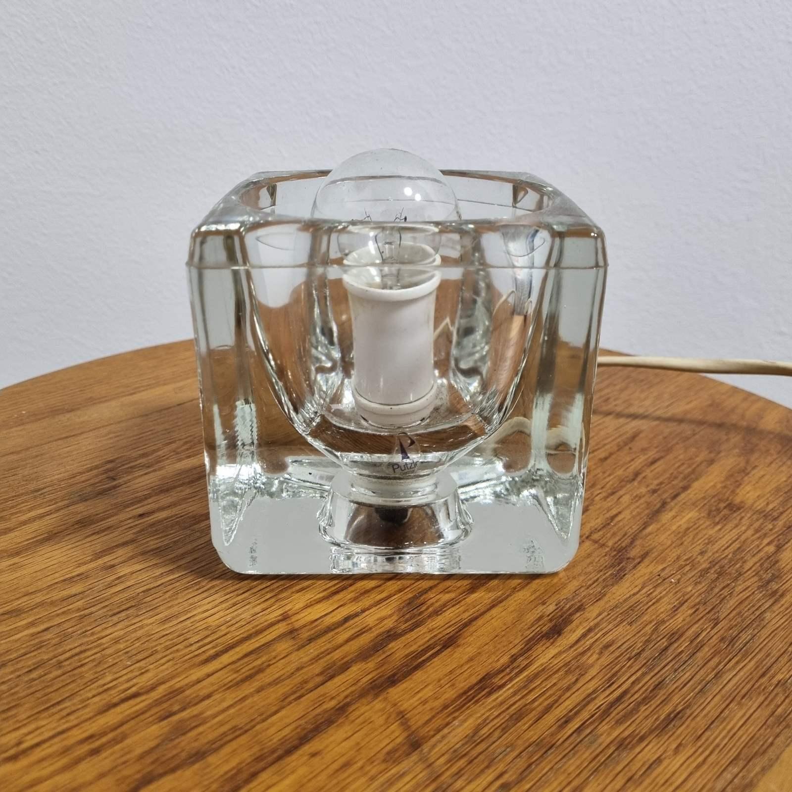 Allemand Lampe de table Ice Cube du milieu du siècle dernier, Peill & Putzler, Allemagne, années 70. en vente