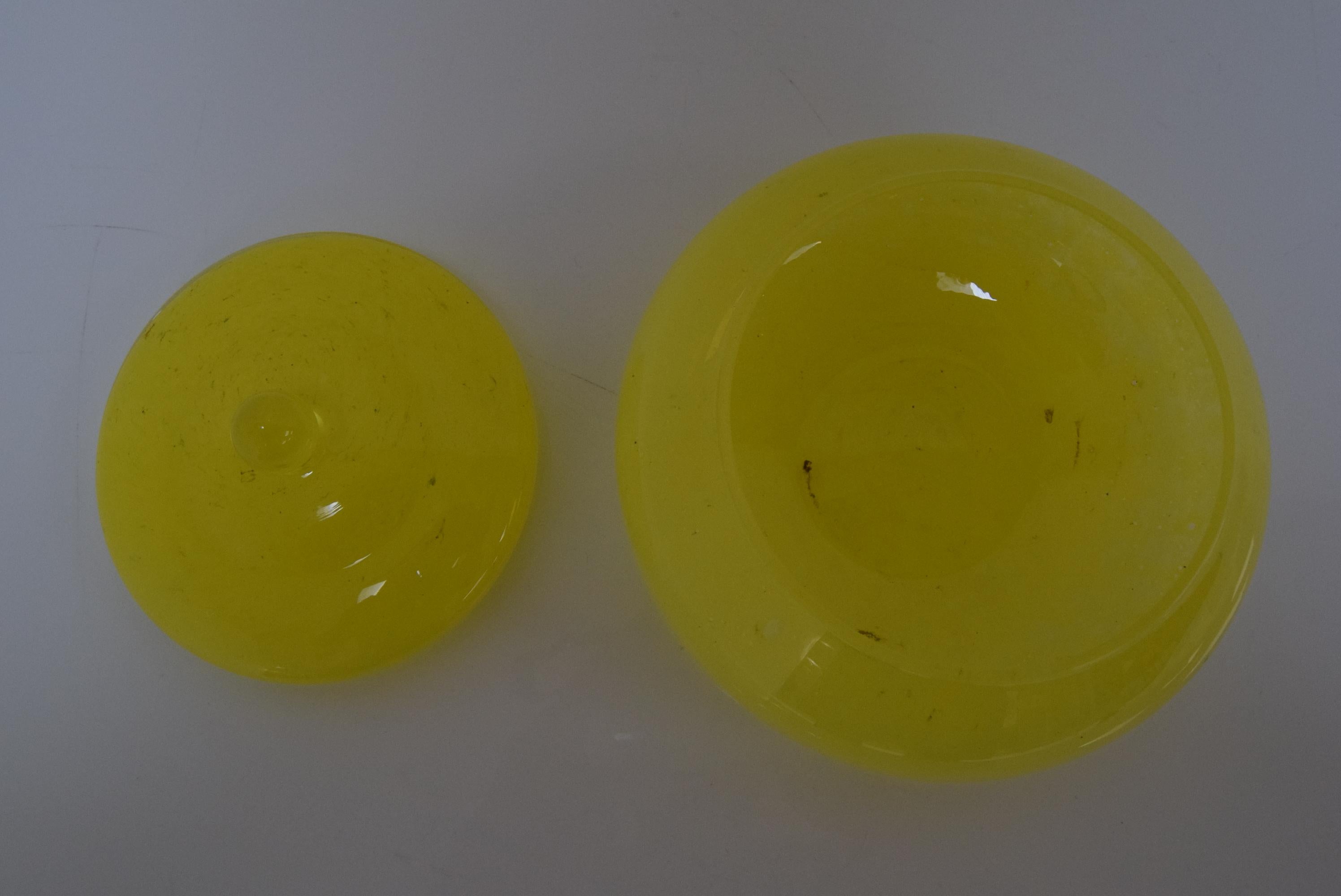 Midcentury Glass Jar, Glasswork Novy Bor, 1960s For Sale 3