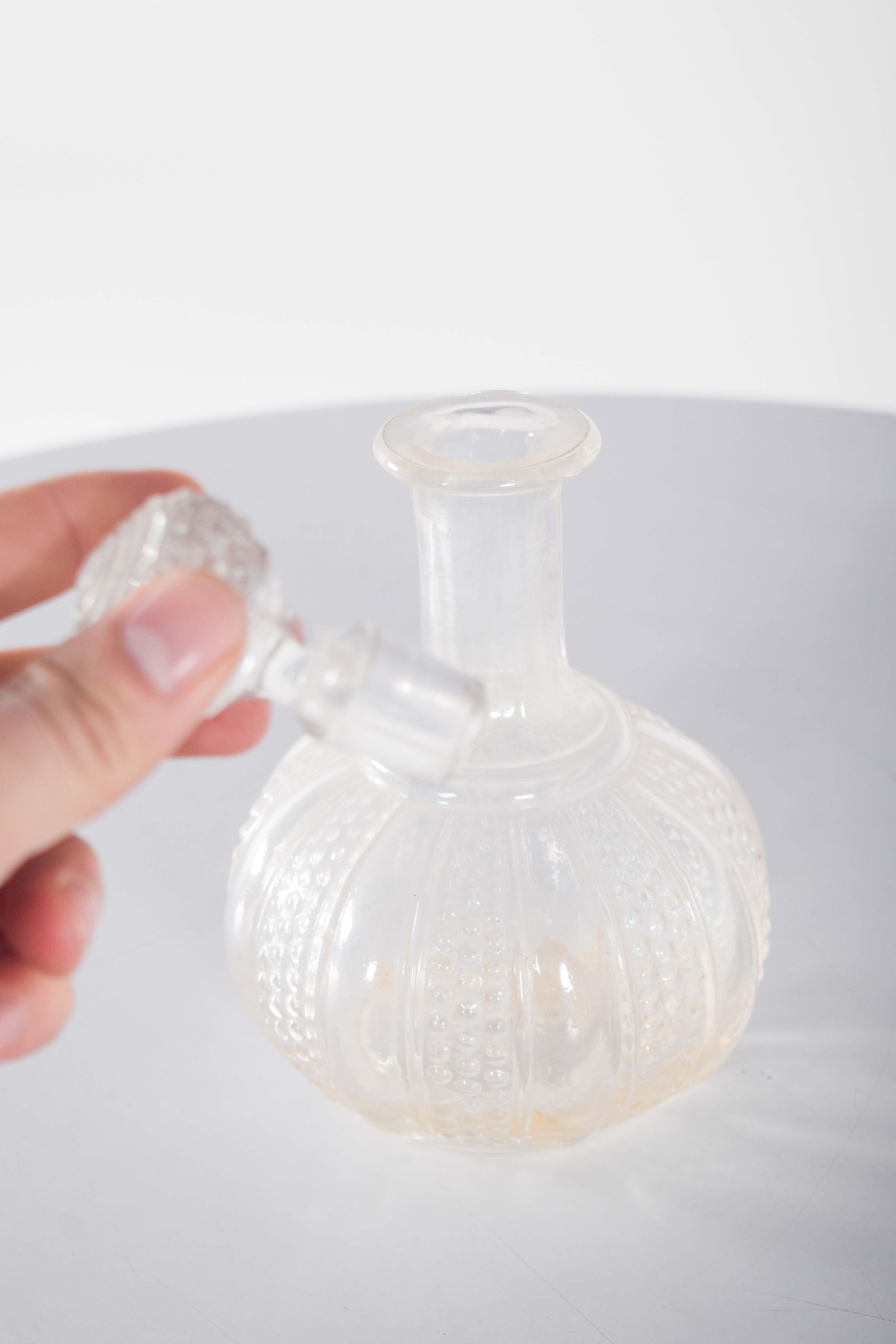 Verre Bouteille à liqueur en verre du milieu du siècle en vente