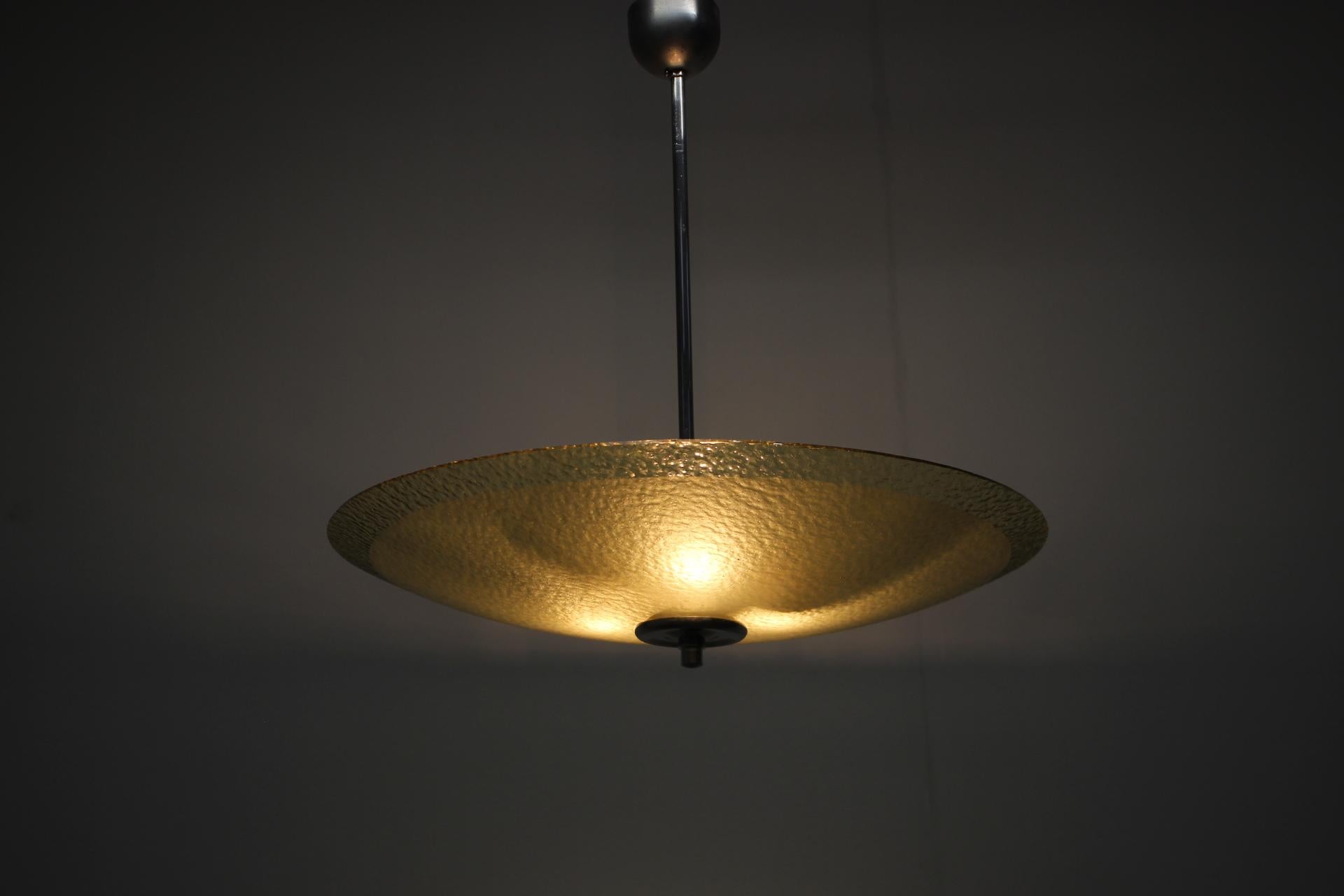 Ciondolo in vetro di metà secolo, anni '60, Cecoslovacchia in vendita 4