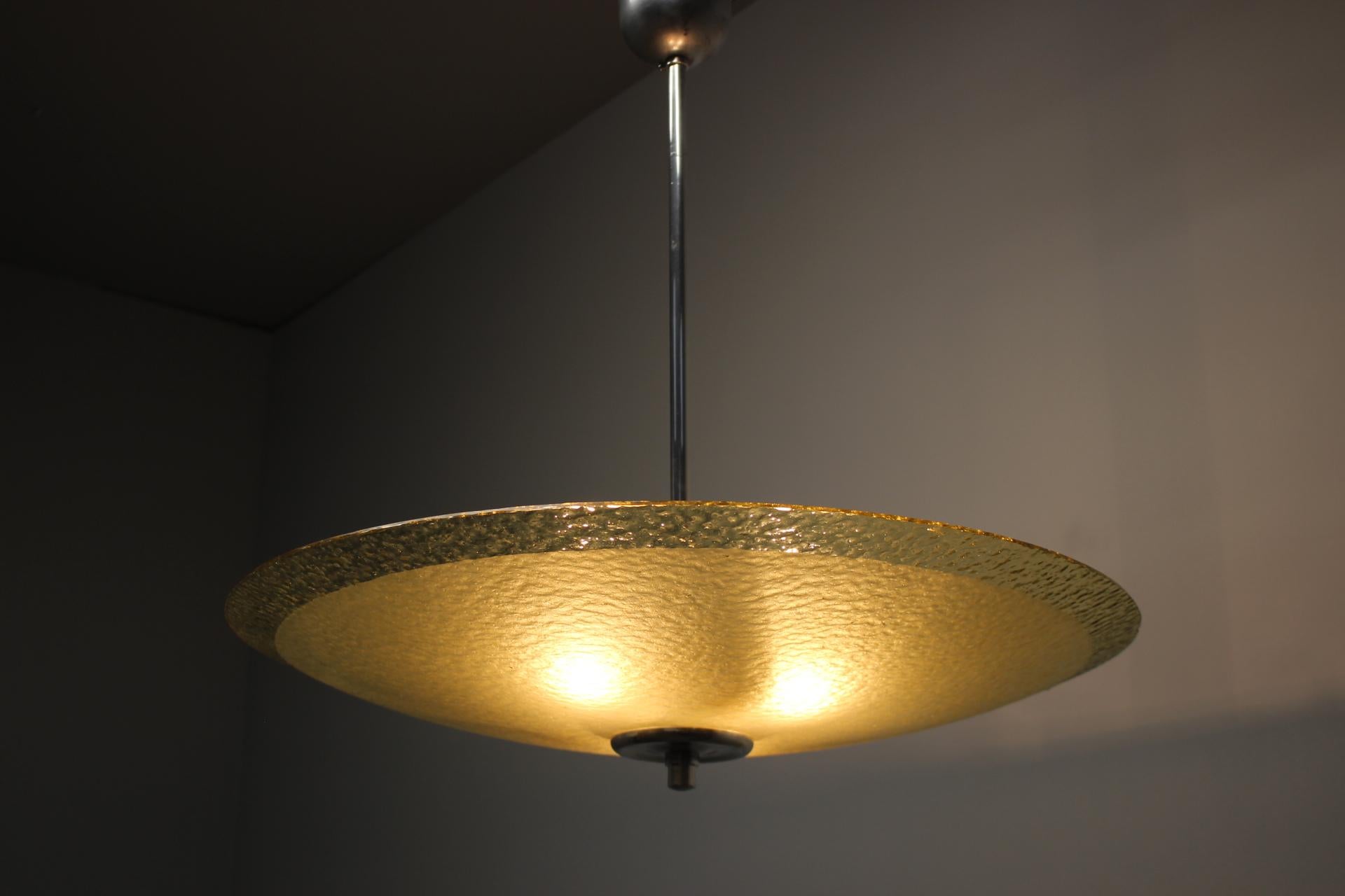 Ciondolo in vetro di metà secolo, anni '60, Cecoslovacchia in vendita 5