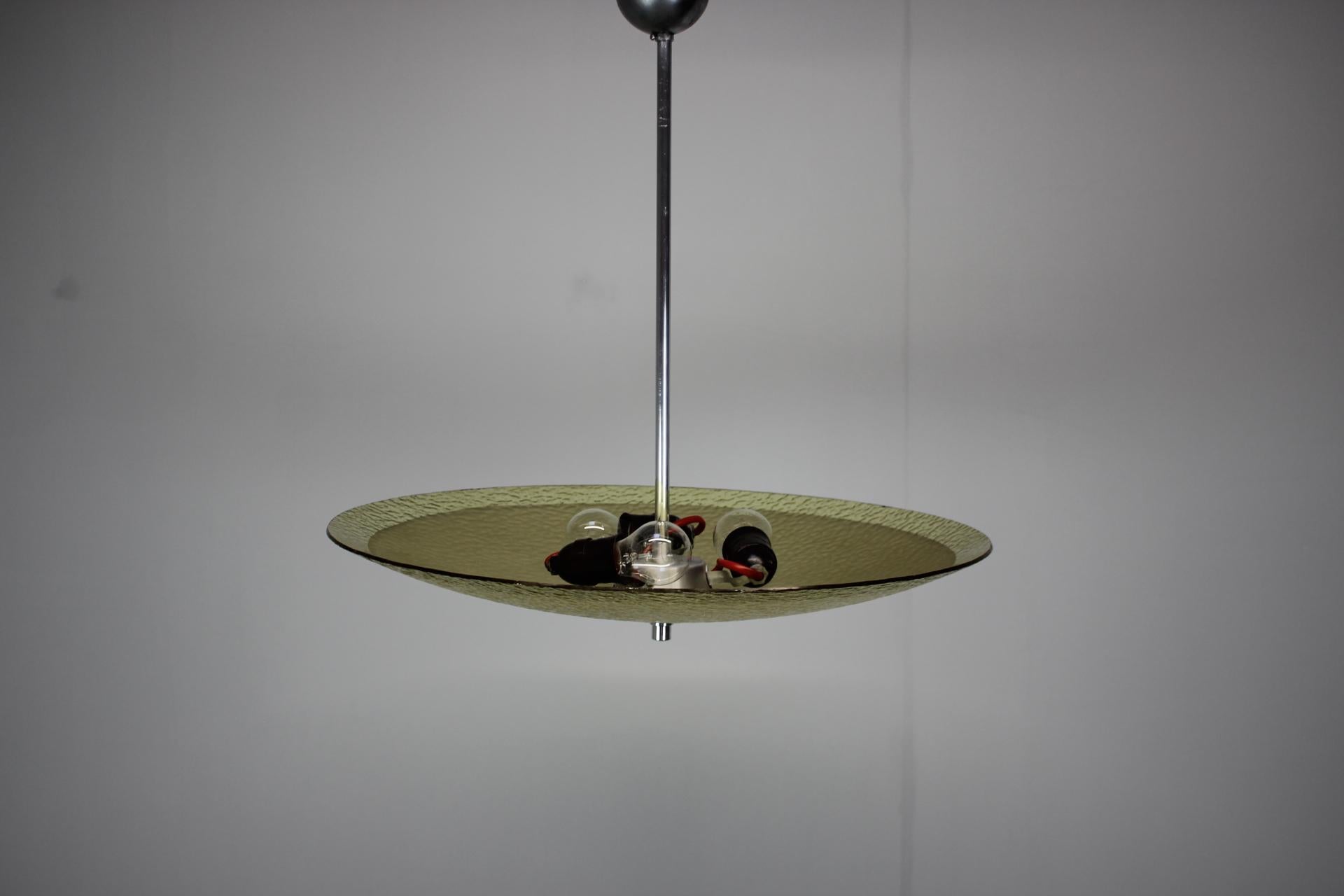 Mid-Century moderno Ciondolo in vetro di metà secolo, anni '60, Cecoslovacchia in vendita