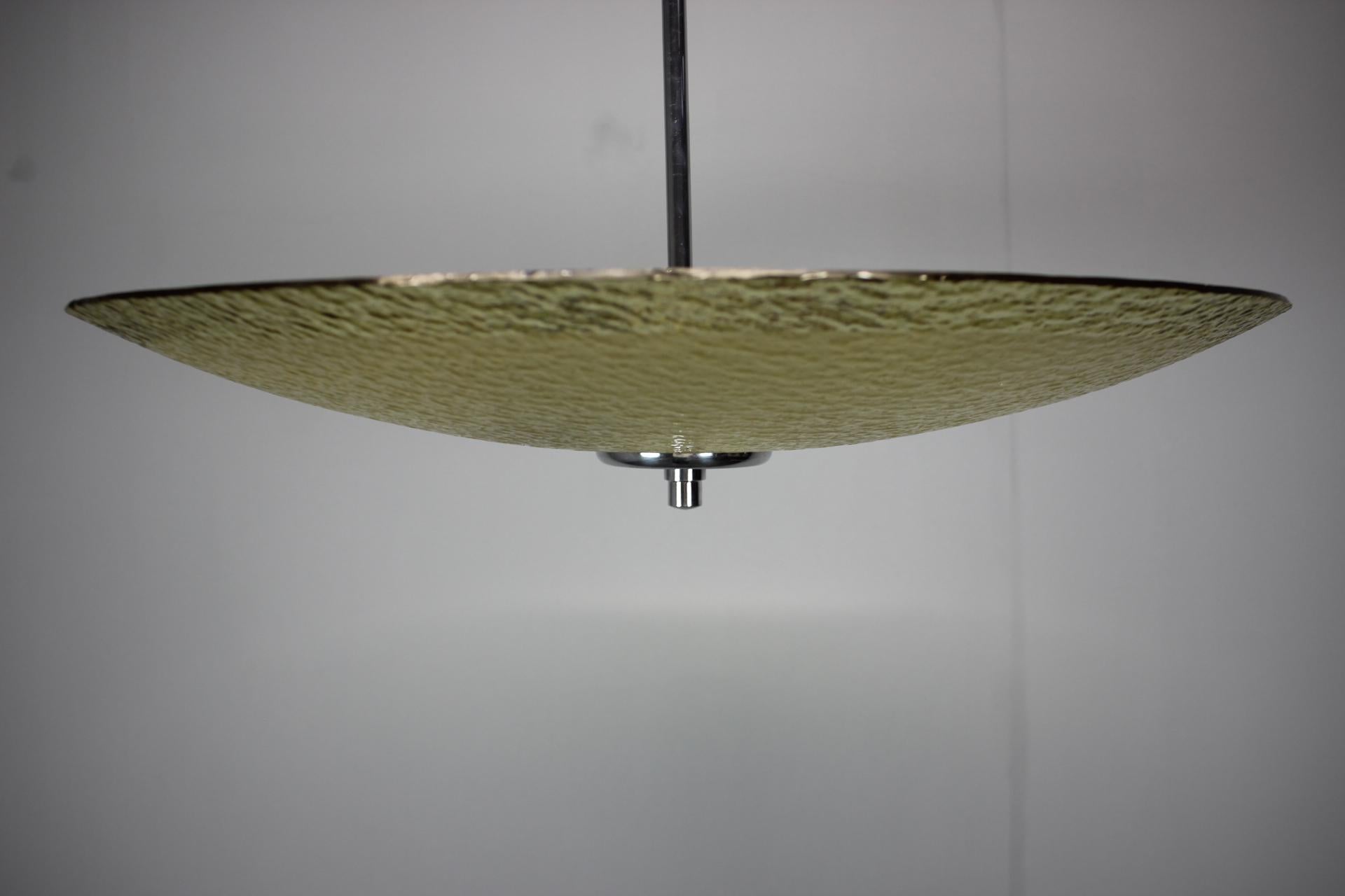 Ciondolo in vetro di metà secolo, anni '60, Cecoslovacchia in vendita 1